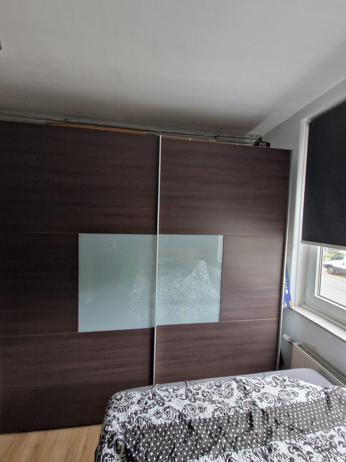 Ruime kledingkast met schuifdeuren, Huis en Inrichting, Ophalen, Gebruikt, 200 cm of meer, Met plank(en)