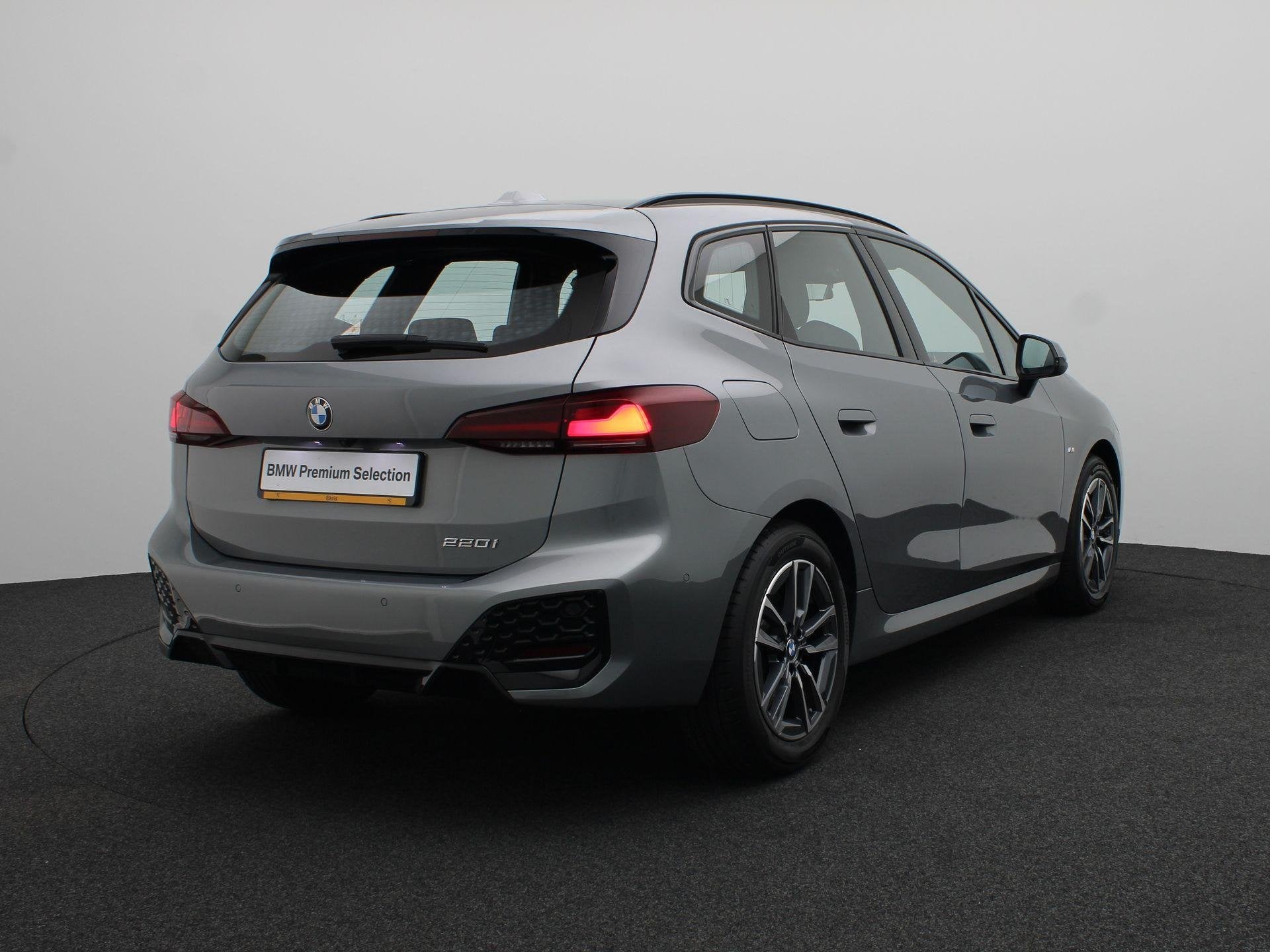 BMW 2 Serie Active Tourer 220i M Sportpakket | Achteruitrijc, Stof, Gebruikt, Met garantie (alle), Origineel Nederlands