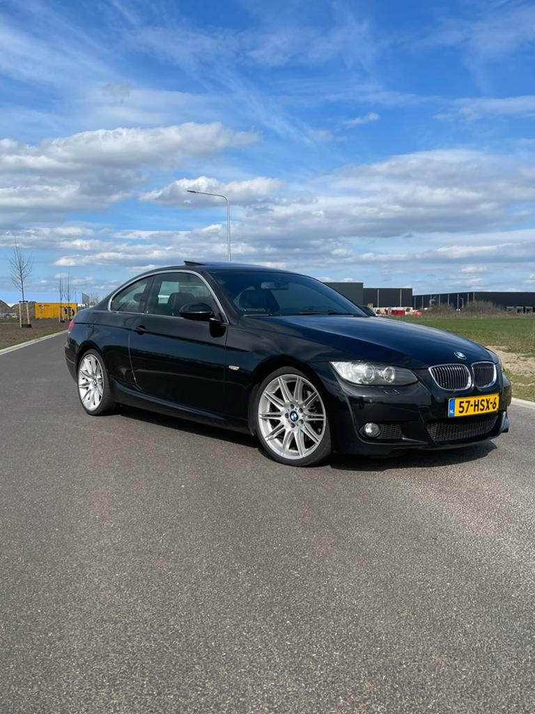 BMW 3-Serie 3.0 I 325 Coupe AUT 2009 Zwart, Auto's, Automaat, 745 kg, Achterwielaandrijving, 4 stoelen