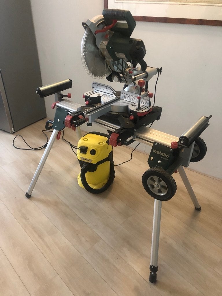 Metabo KGS 305 afkortzaag, onderstel en afzuiging, Ophalen, 70 mm of meer, Zo goed als nieuw, METABO