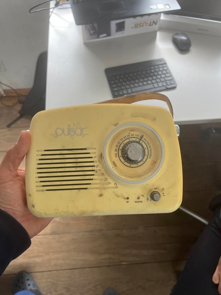 Pulsar Retro Radio met Bluetooth en FM/AUX, Ophalen of Verzenden, Gebruikt, Radio