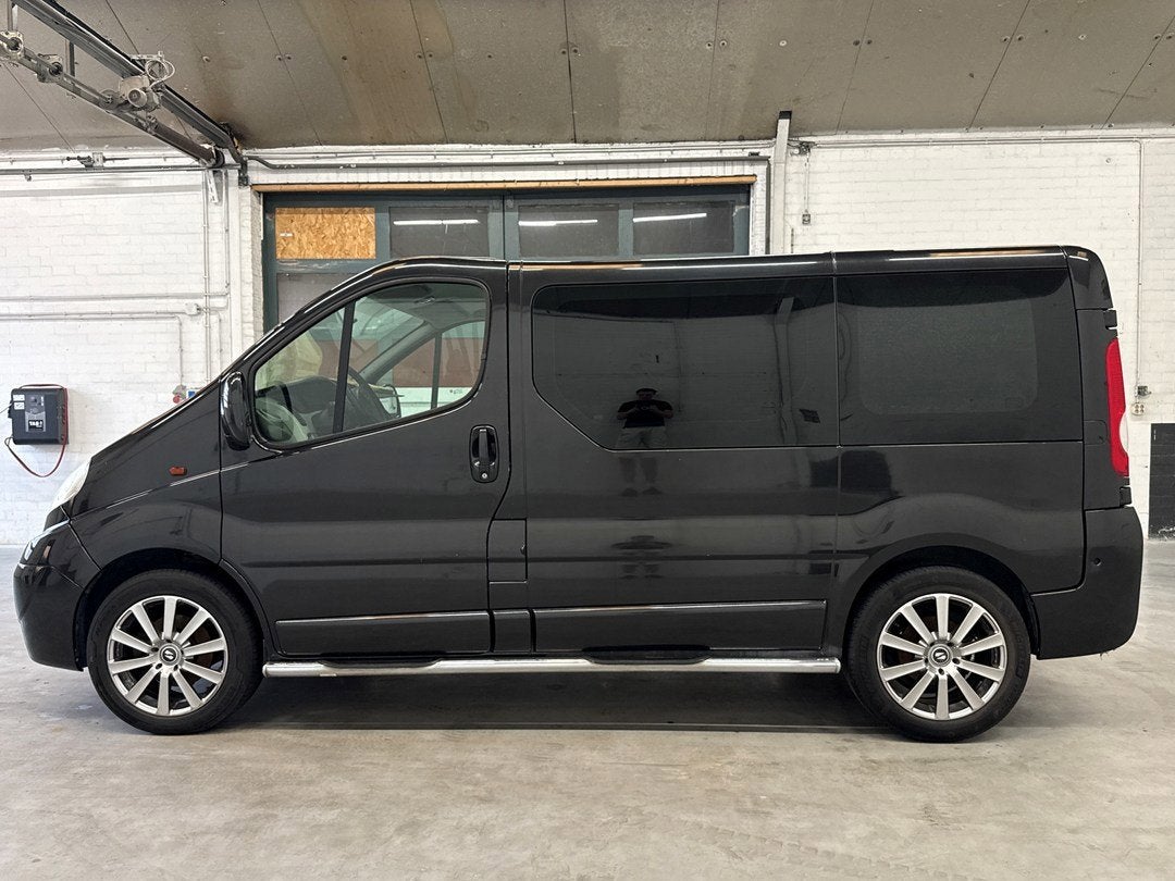 Opel Vivaro 2.5 CDTI L1H1 | Airco | Trekhaak, Auto's, Bestelauto's, Gebruikt, Zwart, Bedrijf, 2 stoelen