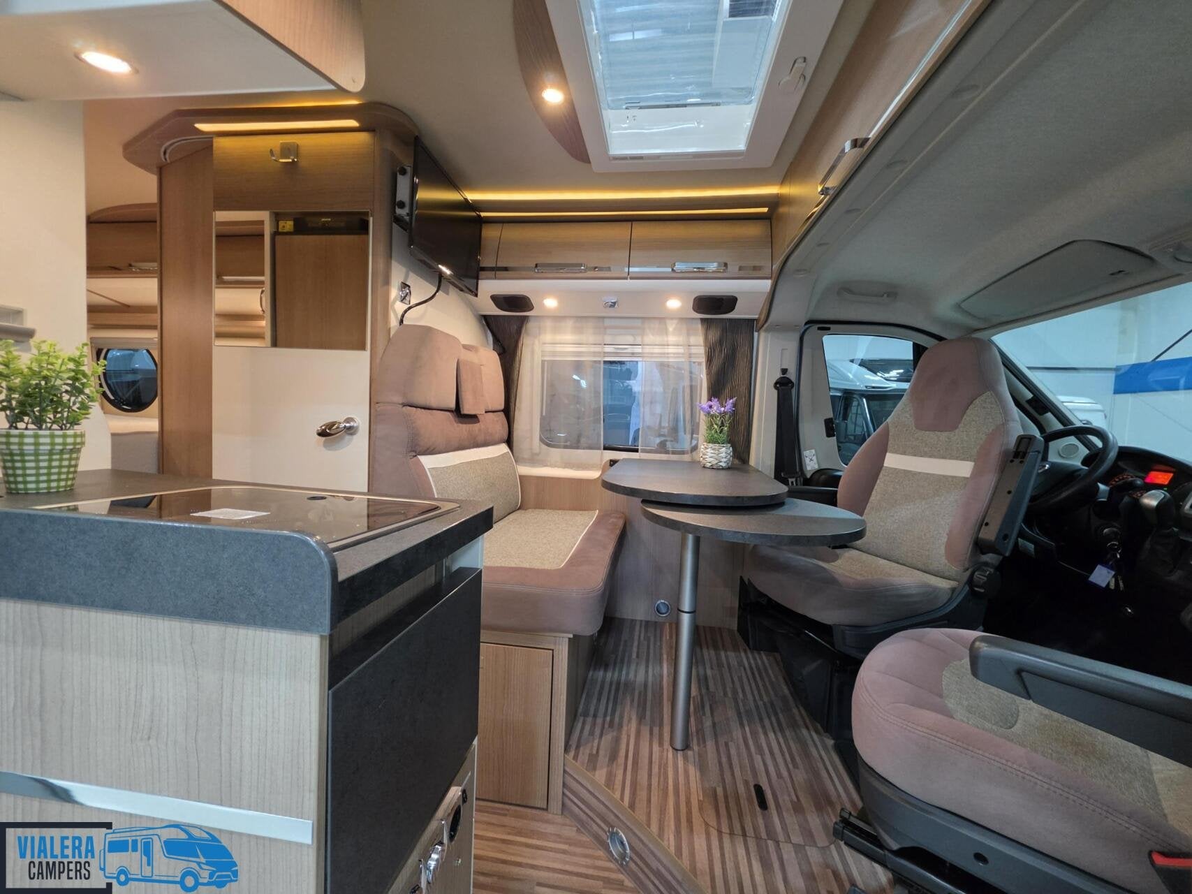 Carthago Malibu Van 600 *Automaat 150pk* Vol opties!, Caravans en Kamperen, Automaat, Buscamper of Camperbus, Tot en met 2, Bedrijf