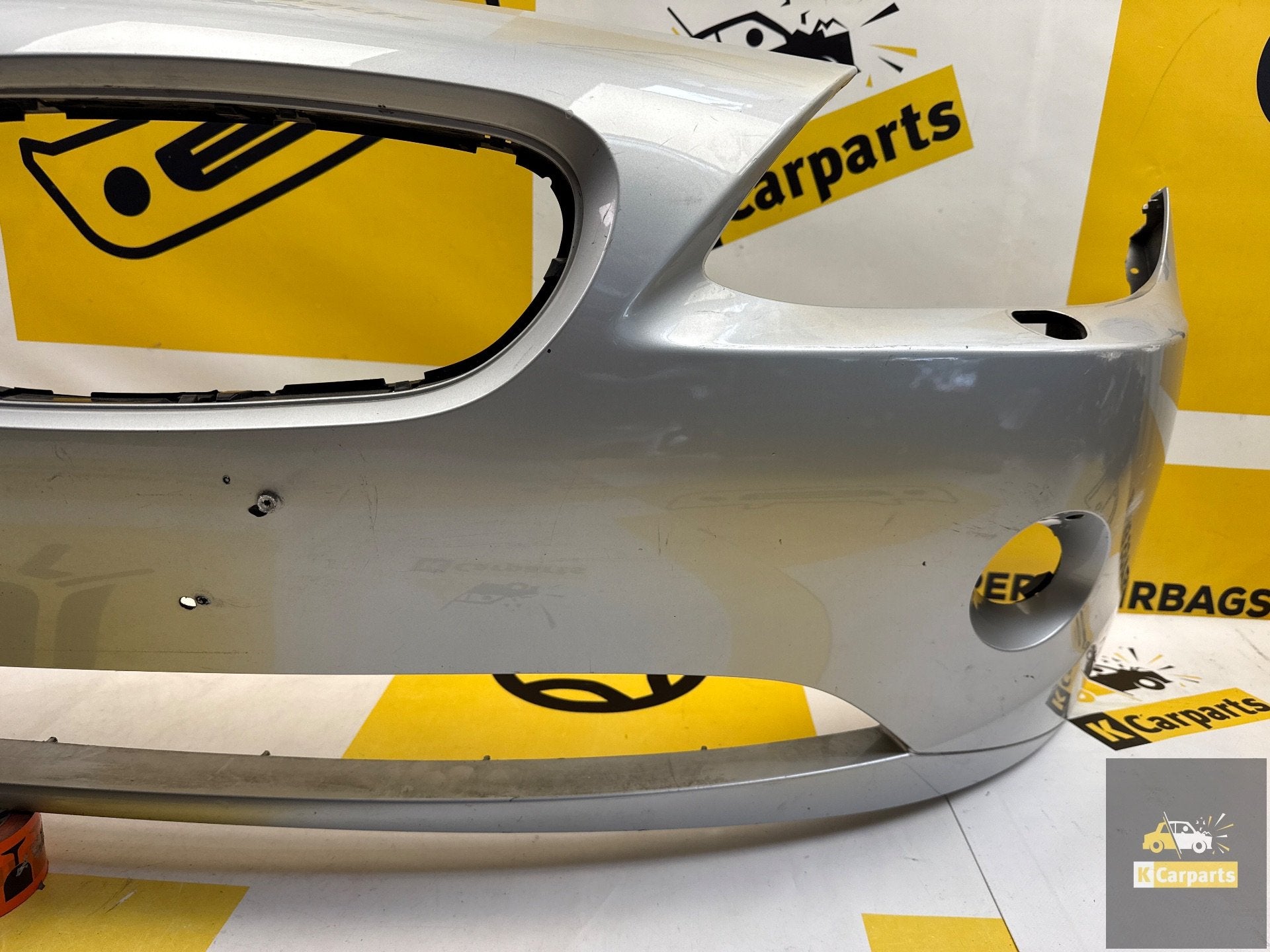 Voorbumper BMW Z4 E85 BUMPER 5111-710503410, Petuelring 130
80788  Munich, DE, Gebruikt, Voor, Info@bmw.de