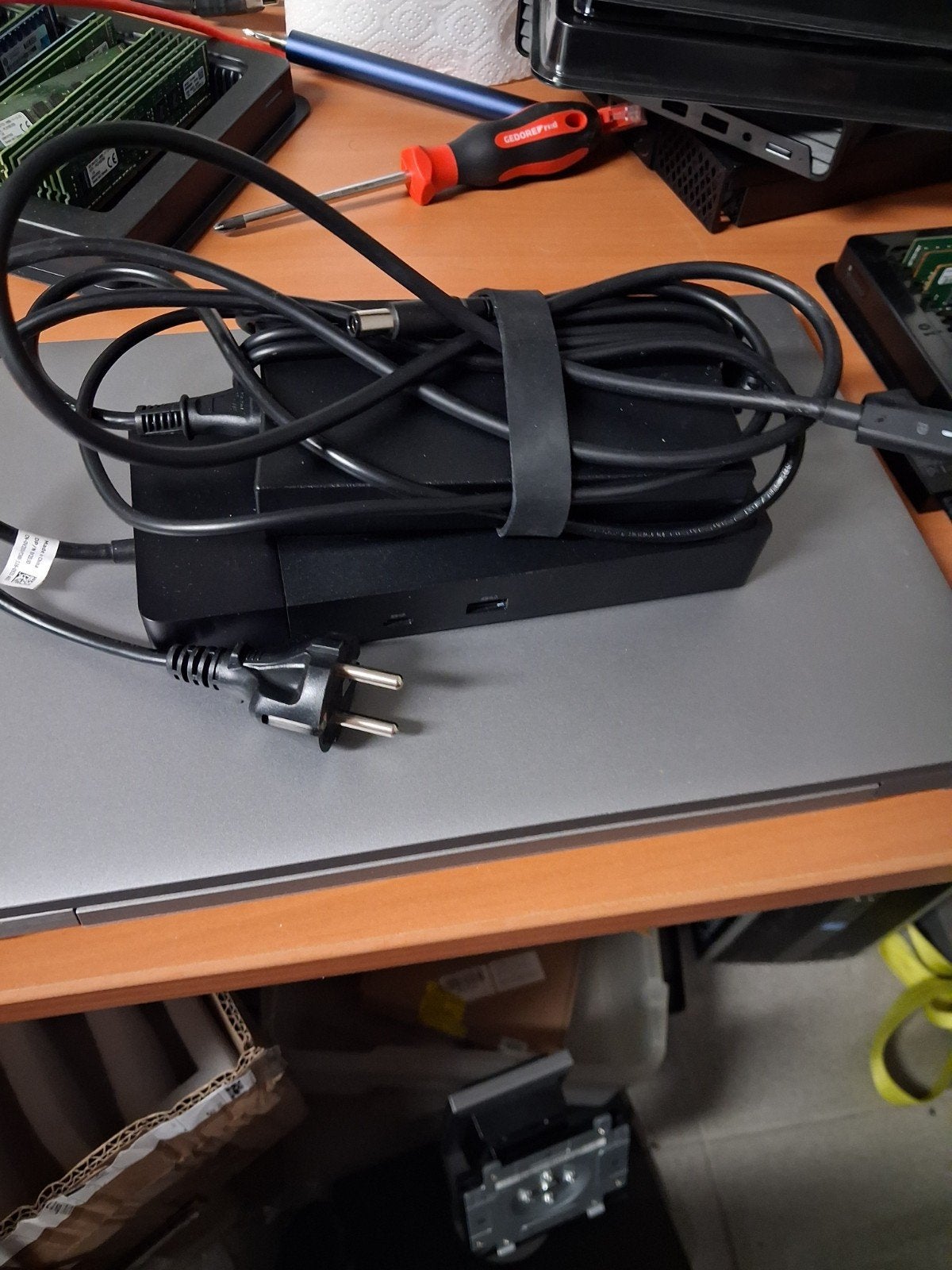 Dell WD19 dockingstation, Computers en Software, Dockingstations, Ophalen of Verzenden, Zo goed als nieuw, Dell, Docking station