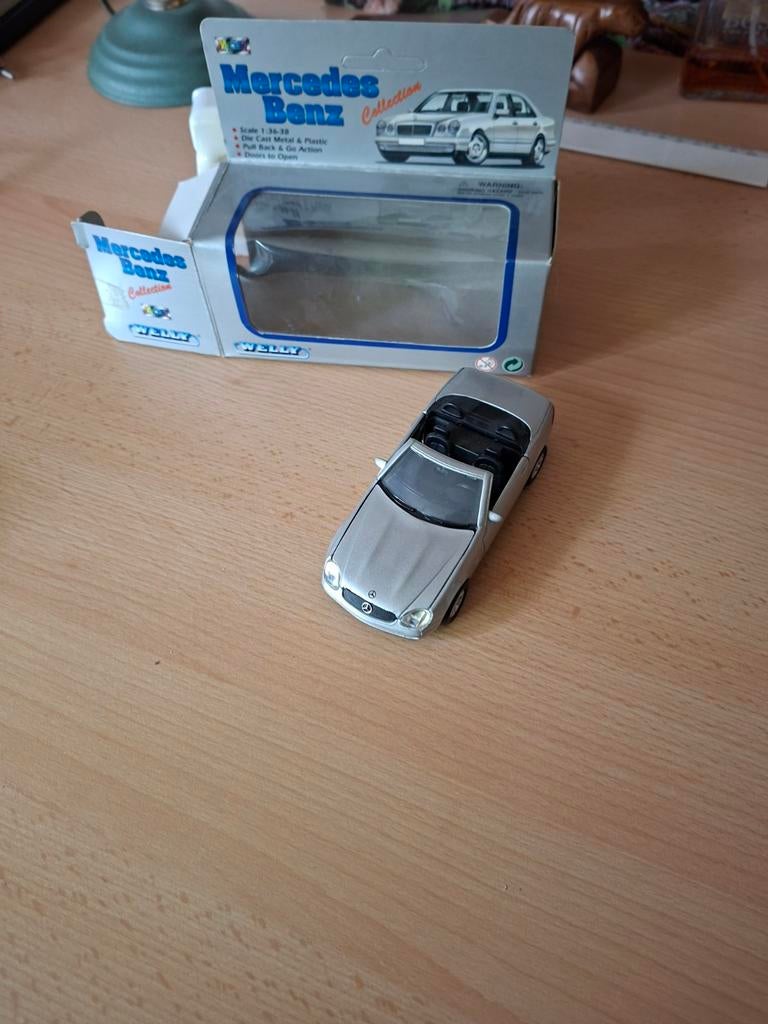 Welly Mercedes Benz Collection - Zilveren Modelauto, Hobby en Vrije tijd, Modelauto's | 1:43, Ophalen of Verzenden, Zo goed als nieuw