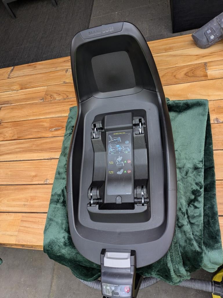 FamilyFix One i-size base, Kinderen en Baby's, Autostoeltjes, Ophalen, Zo goed als nieuw, Maxi-Cosi, Isofix