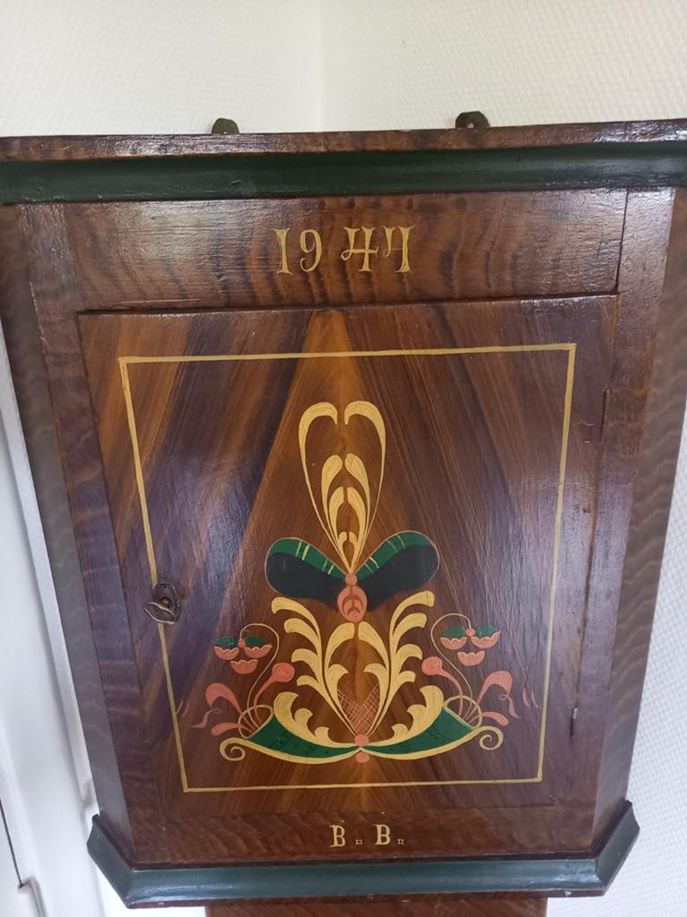 Zweeds hoekkastje Dala kurbits schilderwerk 1944, Antiek en Kunst, Ophalen of Verzenden