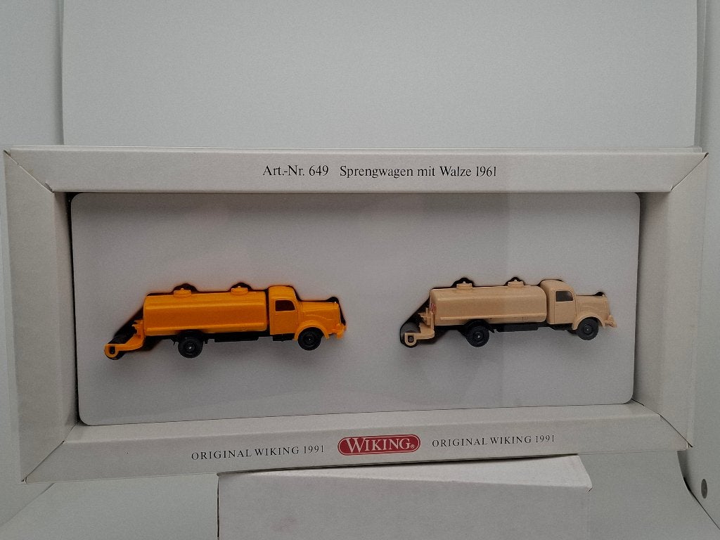 2 x Watertruck met Wals set uitgave 1991 - Wiking 1/87, Verzenden, Zo goed als nieuw, Bus of Vrachtwagen, Wiking