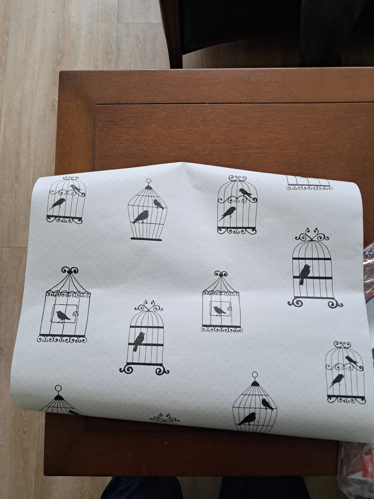 Vliesbehang Kingsly met vogelkooien en zilveren stippen, Ophalen, Overige merken, Modern, Vliesbehang