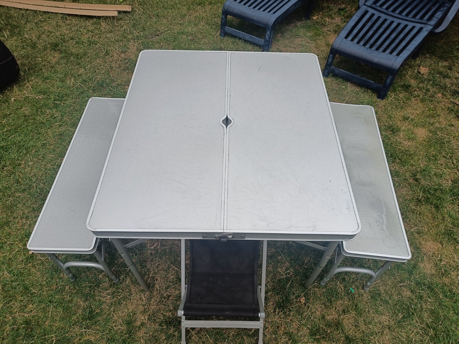 Camping tafel met bankjes en krukjes, Caravans en Kamperen, Kampeermeubelen, Ophalen, Gebruikt, Campingtafel