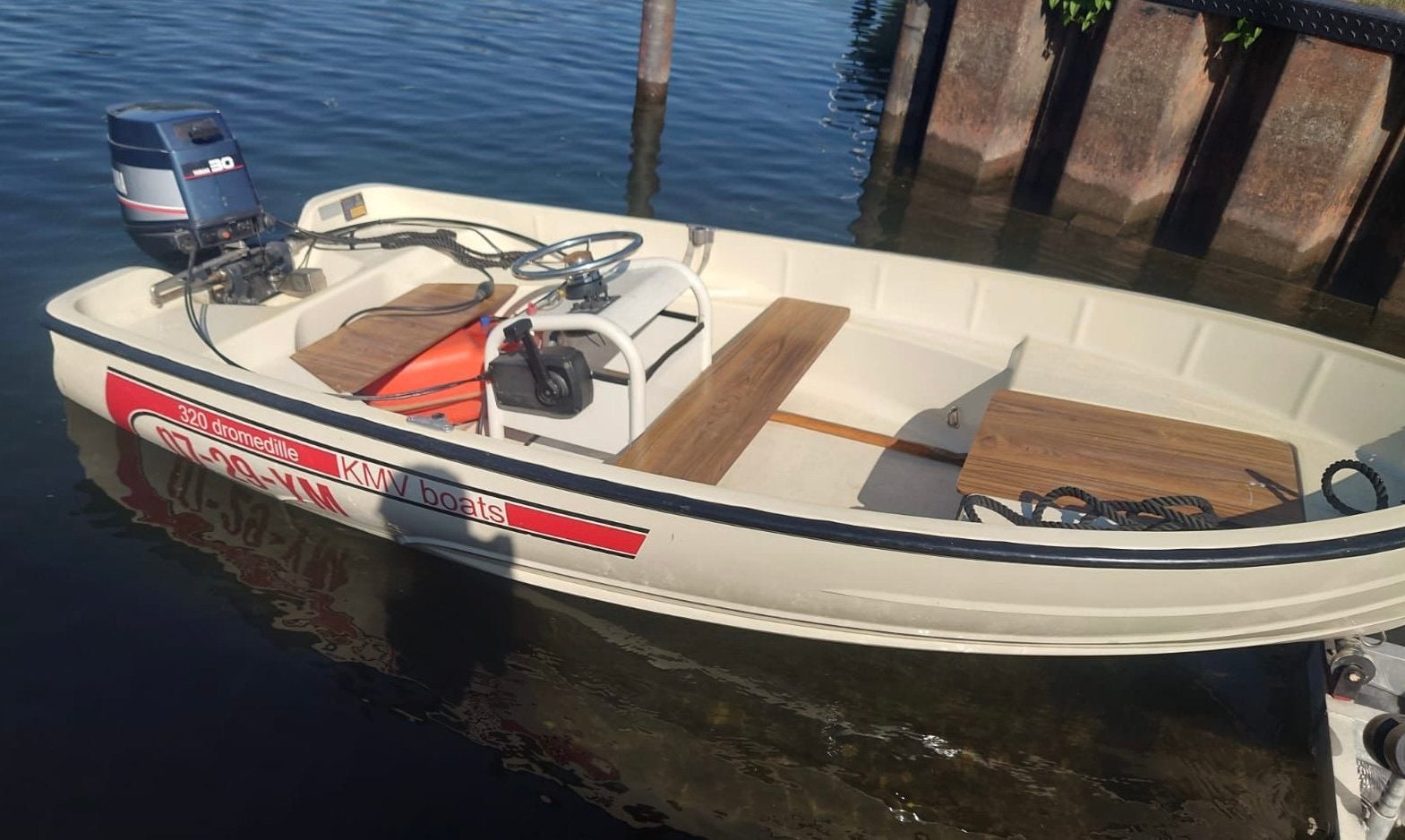 Dromedille With 320 KMV  —  Yamaha 30 pk, Watersport en Boten, Vis- en Consoleboten, Zo goed als nieuw, Benzine, 30 tot 50 pk