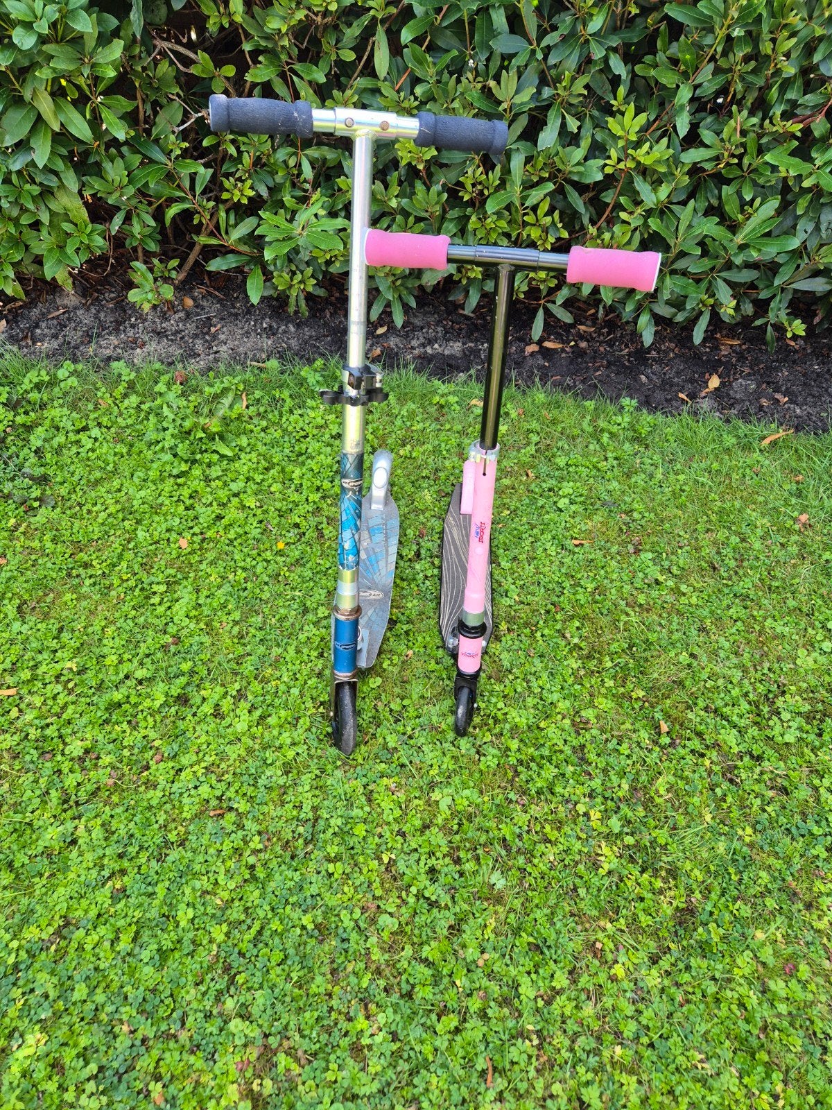 Twee leuke steps te koop, perfect voor jongens en meisjes., Fietsen en Brommers, Ophalen of Verzenden, Zo goed als nieuw, Gewone step