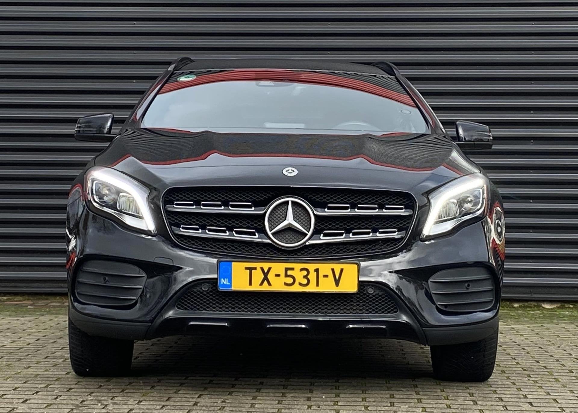 Mercedes-Benz GLA-klasse 200 Premium | AMG Line | Automaat |, Auto's, Dealer onderhouden, 15 km/l, Gebruikt, 715 kg