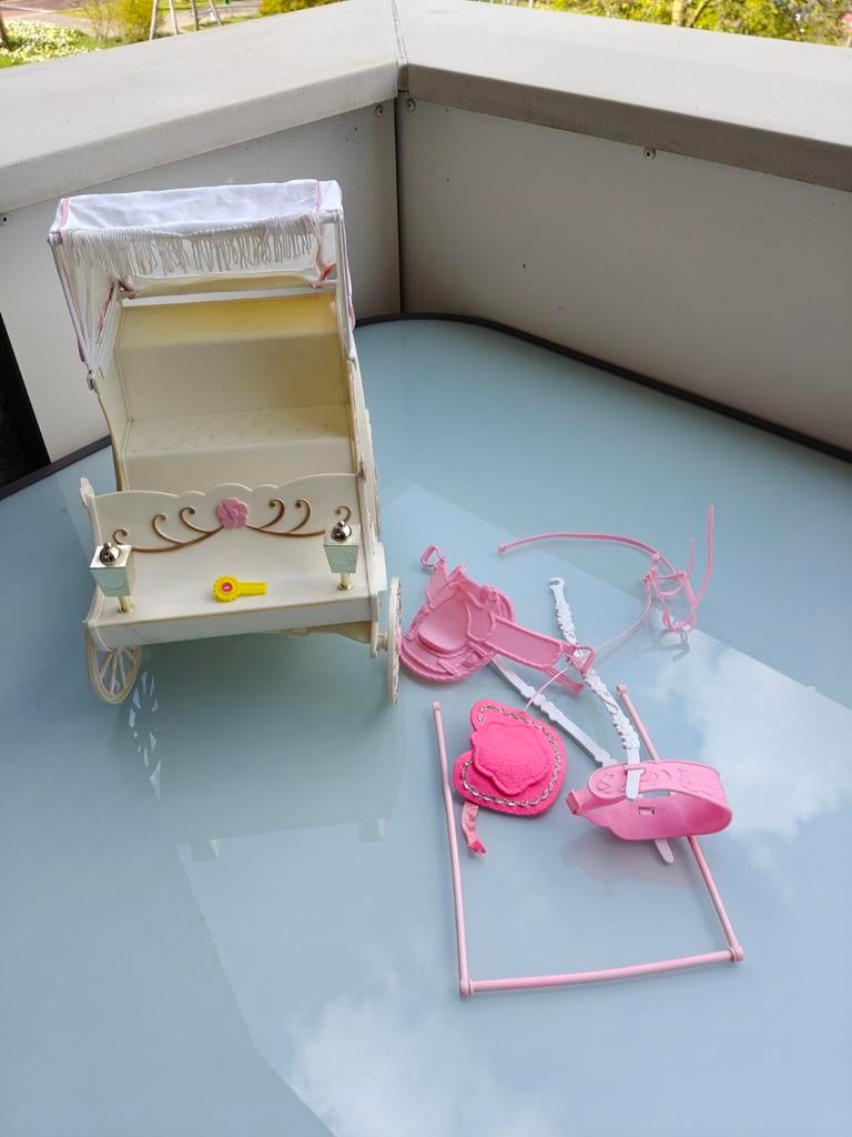 Barbie koets met accessoires, Ophalen of Verzenden, Gebruikt, Meisje