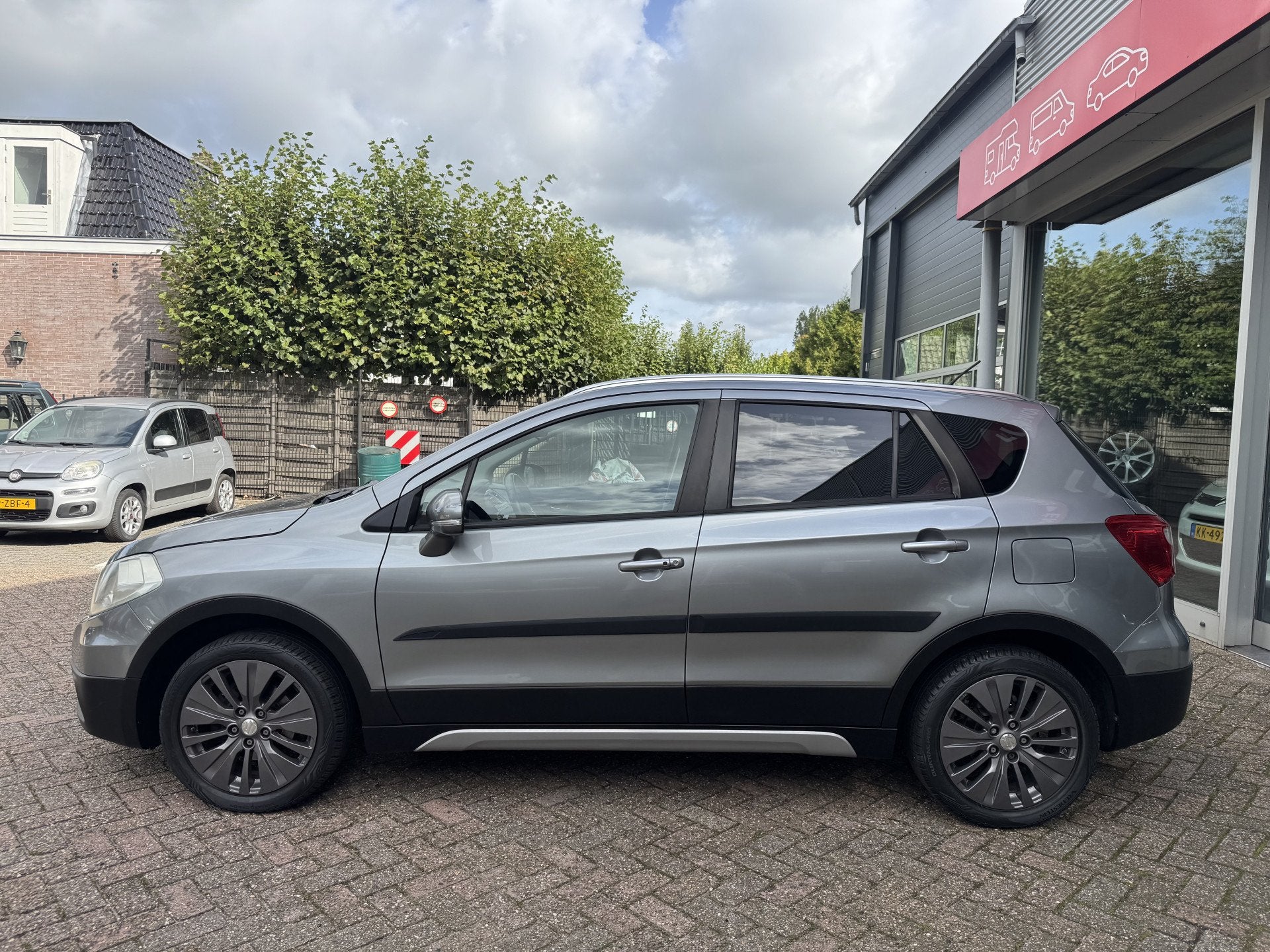 Suzuki S-Cross 1.6 Exclusive Trekhaak, Camera, Cruise, Clima, Stof, 4 cilinders, 400 kg, 49 €/maand