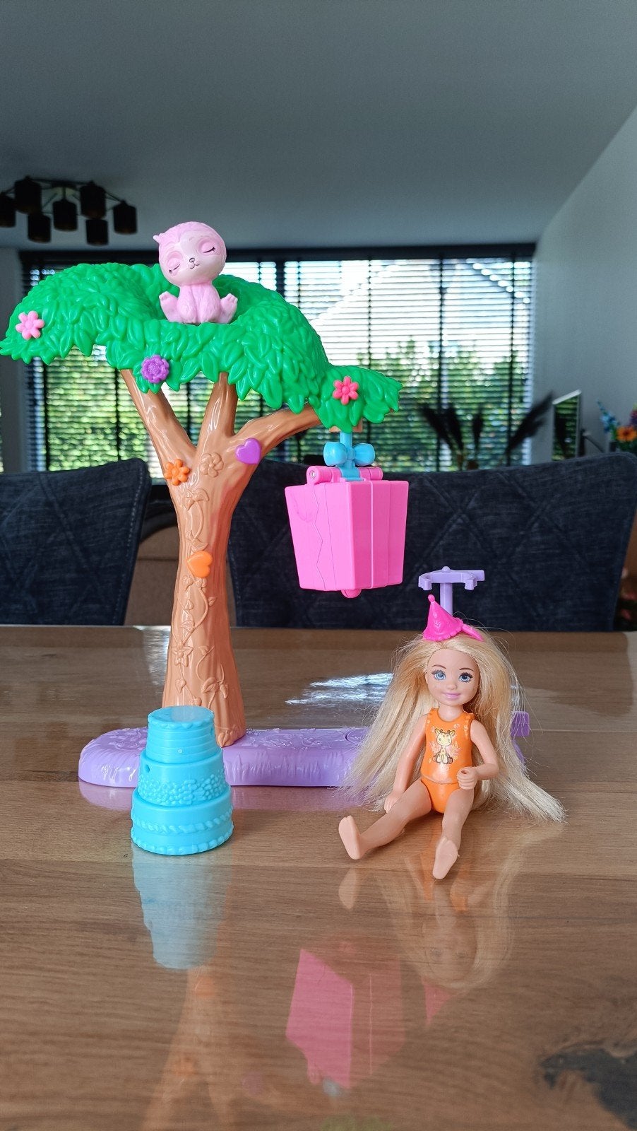 Barbie Chelsea Boomhut Speelset met Pop en Accessoires, Kinderen en Baby's, Ophalen of Verzenden, Zo goed als nieuw, Barbie