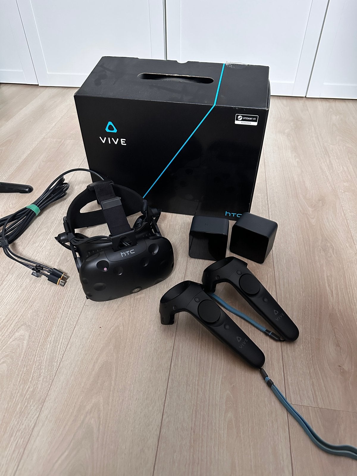 HTC Vive - VR bril incl. Controller en lighthouse, Spelcomputers en Games, Virtual Reality, Zo goed als nieuw, Pc, VR-bril, Ophalen