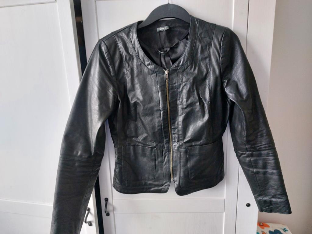 Stijlvol zwart leren jasje van Hema in maat M., Kleding | Dames, Jassen | Zomer, Maat 38/40 (M), Zwart, Ophalen of Verzenden, Zo goed als nieuw
