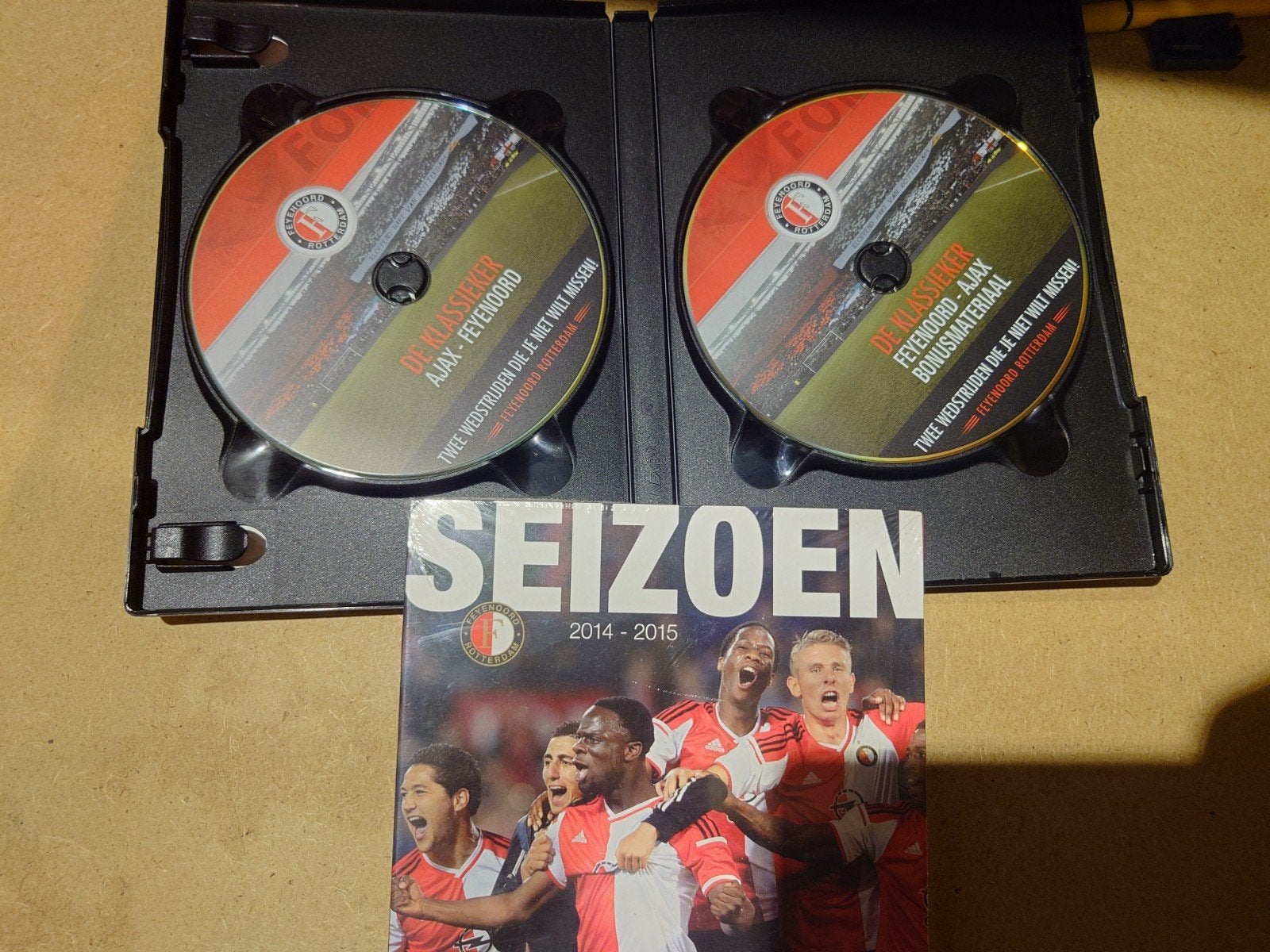 Feyenoord DVD's: De Klassieker & Seizoen 2014-2015, Bonusmateriaal, Alle leeftijden, Voetbal, Zo goed als nieuw