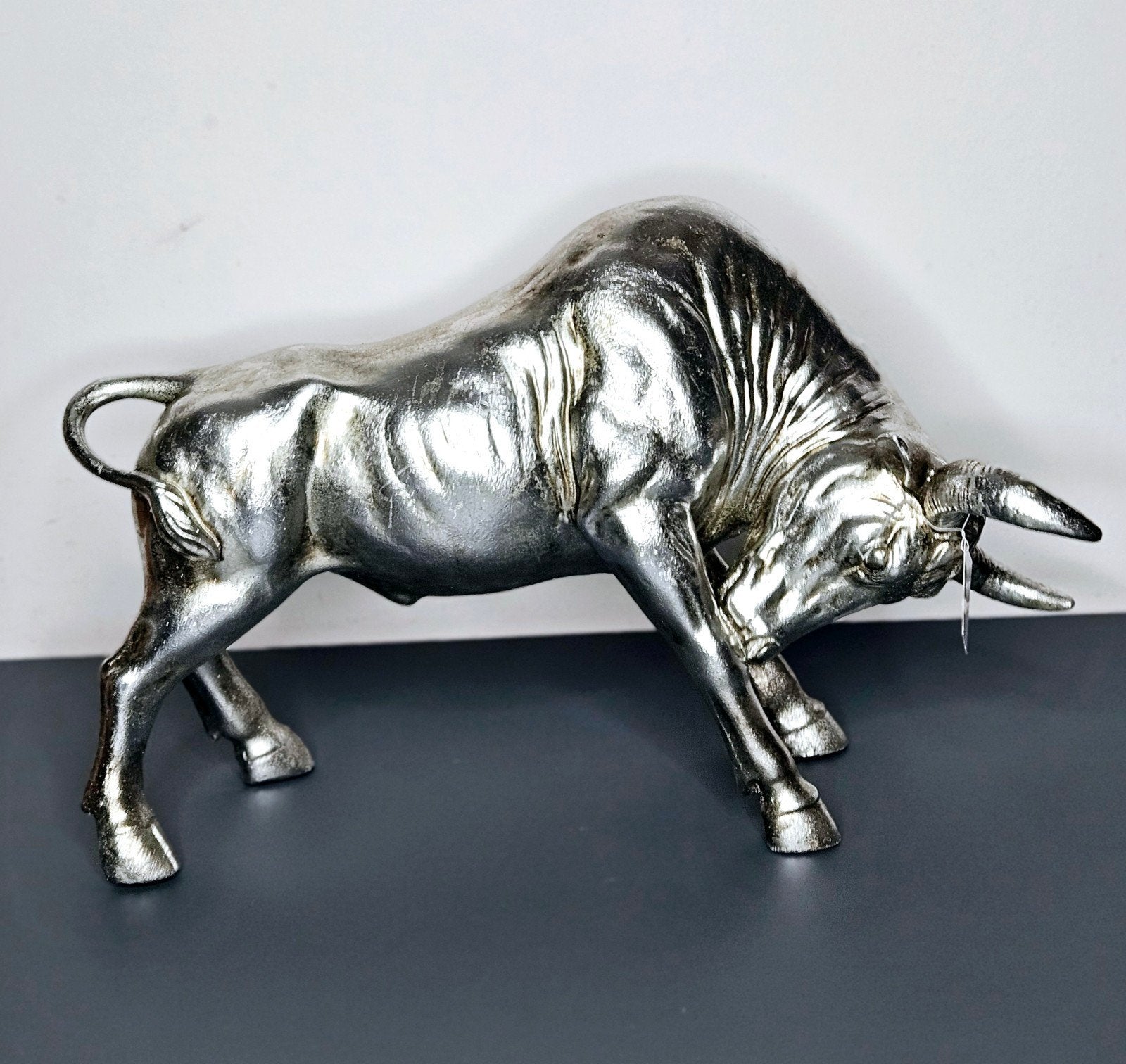 Beeldje "Stier" zilverkleurig. H.27cm, Verzamelen, Beelden en Beeldjes, Ophalen of Verzenden, Nieuw, Dier