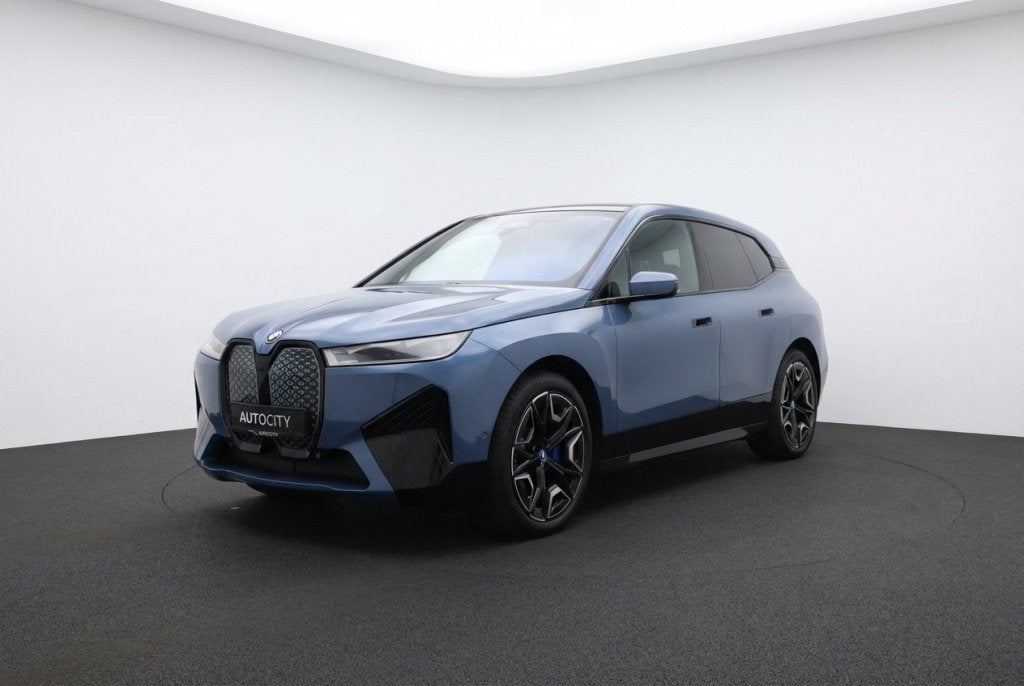 BMW iX iX 40 xDrive M Sport Pano l HUD l 360 Camera l H&K l, Auto's, BMW, Automaat, 0 cilinders, Gebruikt, 327 pk