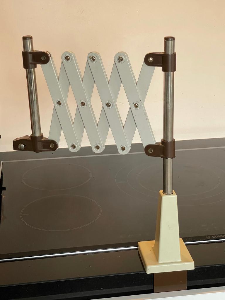 Vintage uittrekbare buro schaarstander voor de telefoon, Ophalen