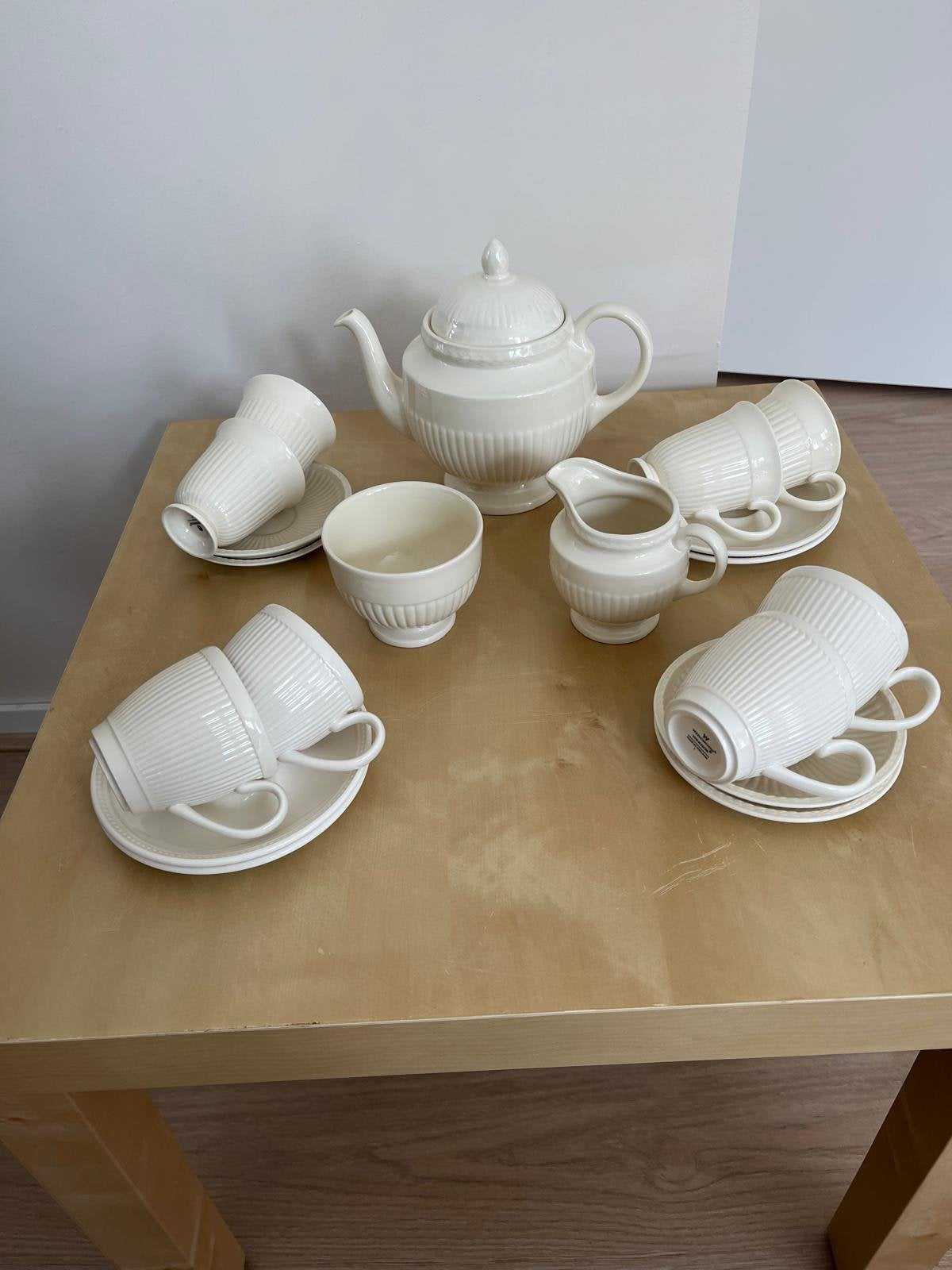 Wedgwood Servies, Ophalen