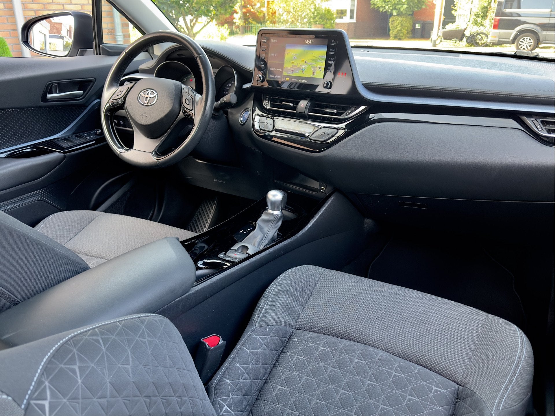 Toyota C-HR 2.0 HYBRID DYNAMIC AUT 68D.KM! NAVI CAMERA AIRCO, Dealer onderhouden, Euro 6, 4 cilinders, Zwart