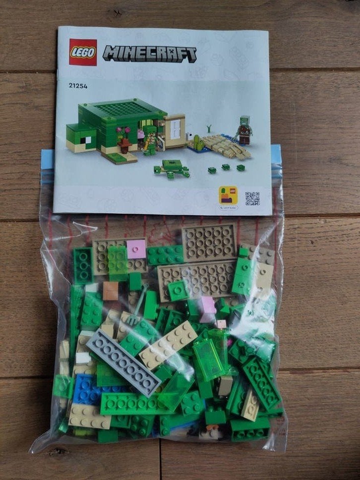 LEGO Minecraft Het Schildpadstrandhuis (21254), Ophalen of Verzenden, Zo goed als nieuw, Overige merken