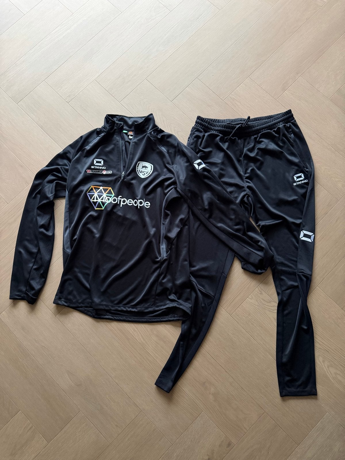 Nieuw WSV Trainingspak Maat XL - Ideaal voor Voetbal, Zwart, Ophalen of Verzenden, Voetbal, Maat 56/58 (XL)