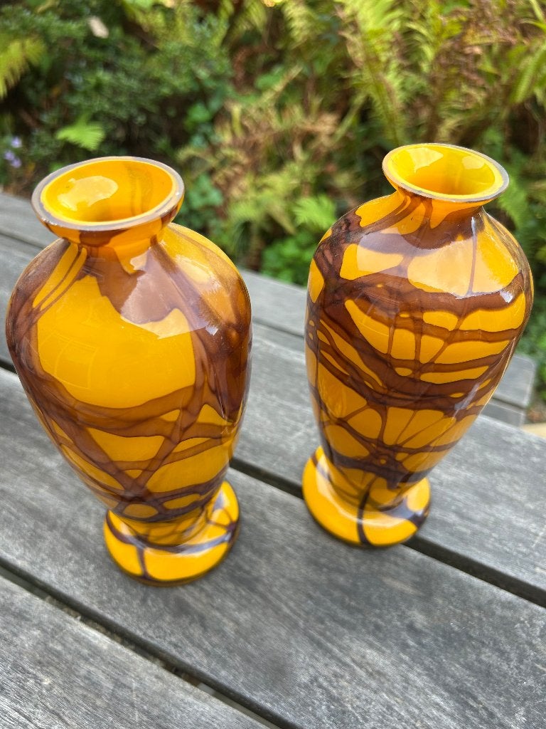 Set van 2 handgeblazen glazen vazen, geel/bruin, Antiek en Kunst, Ophalen