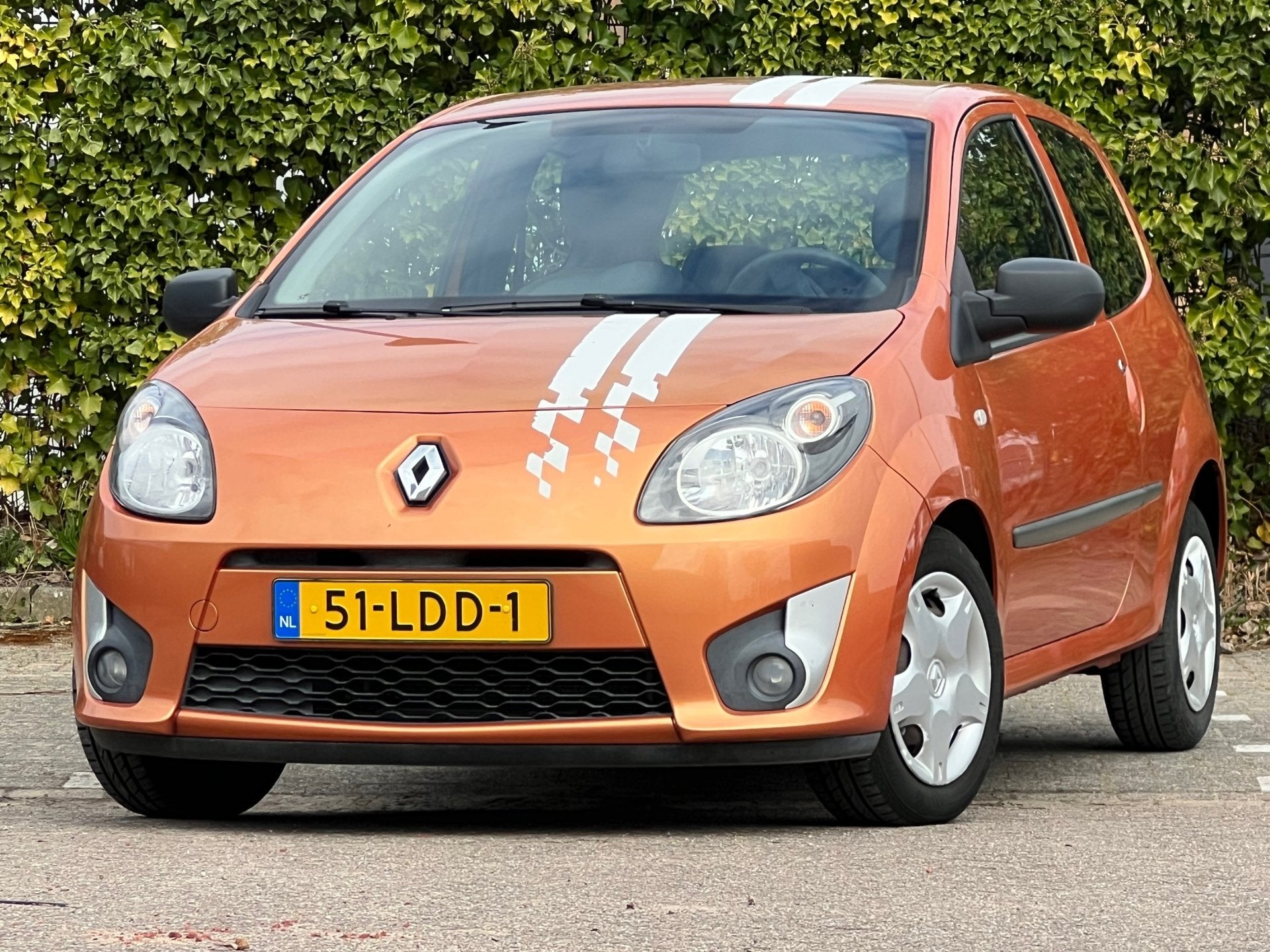 Renault Twingo 1.2-16V Authentique Sport - T.S. ORANGE R.T.T, Auto's, 839 kg, Gebruikt, Elektrische ramen, 4 stoelen