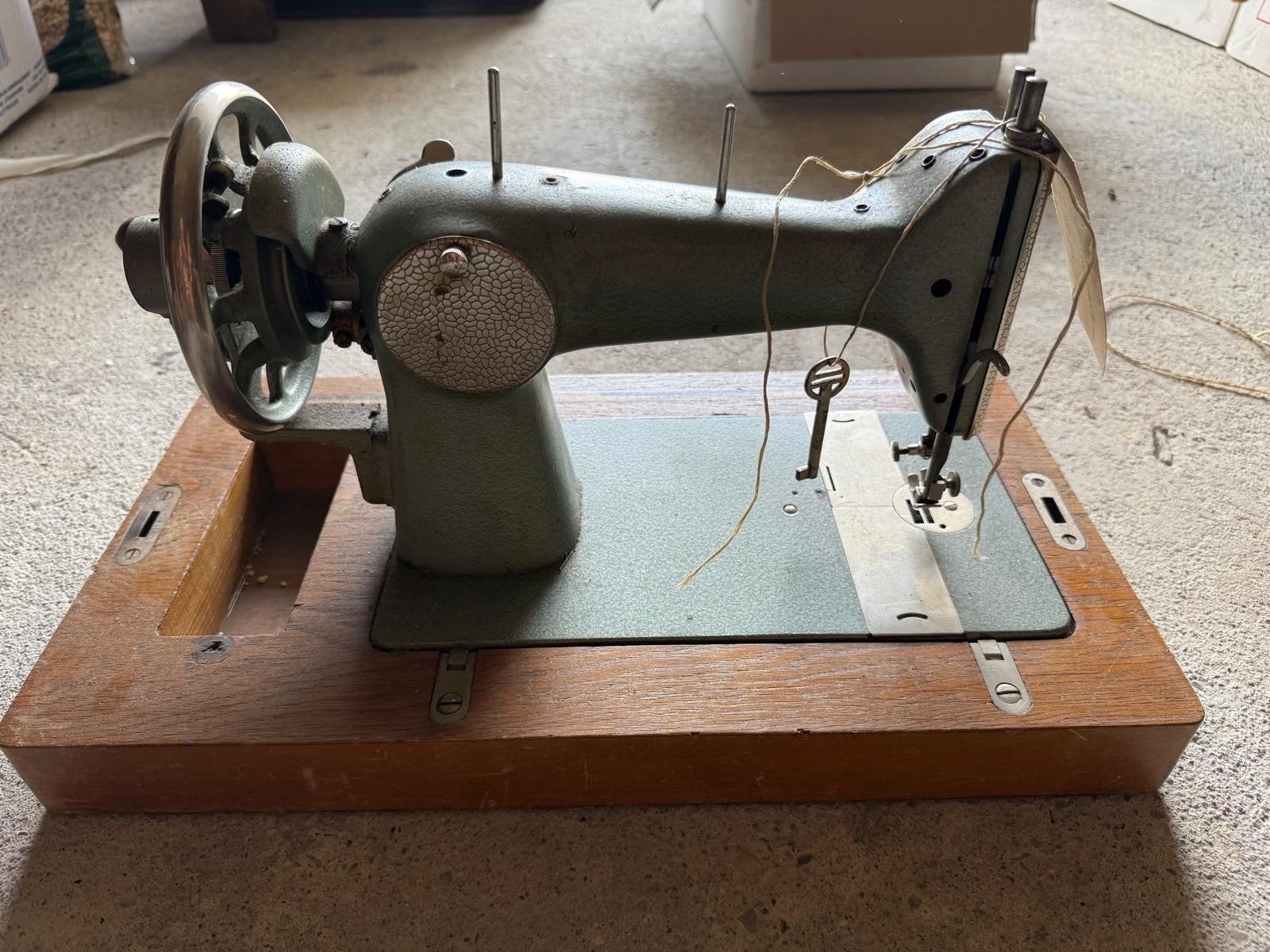 Vintage Wilo Naaimachine - Handbediend, Ophalen