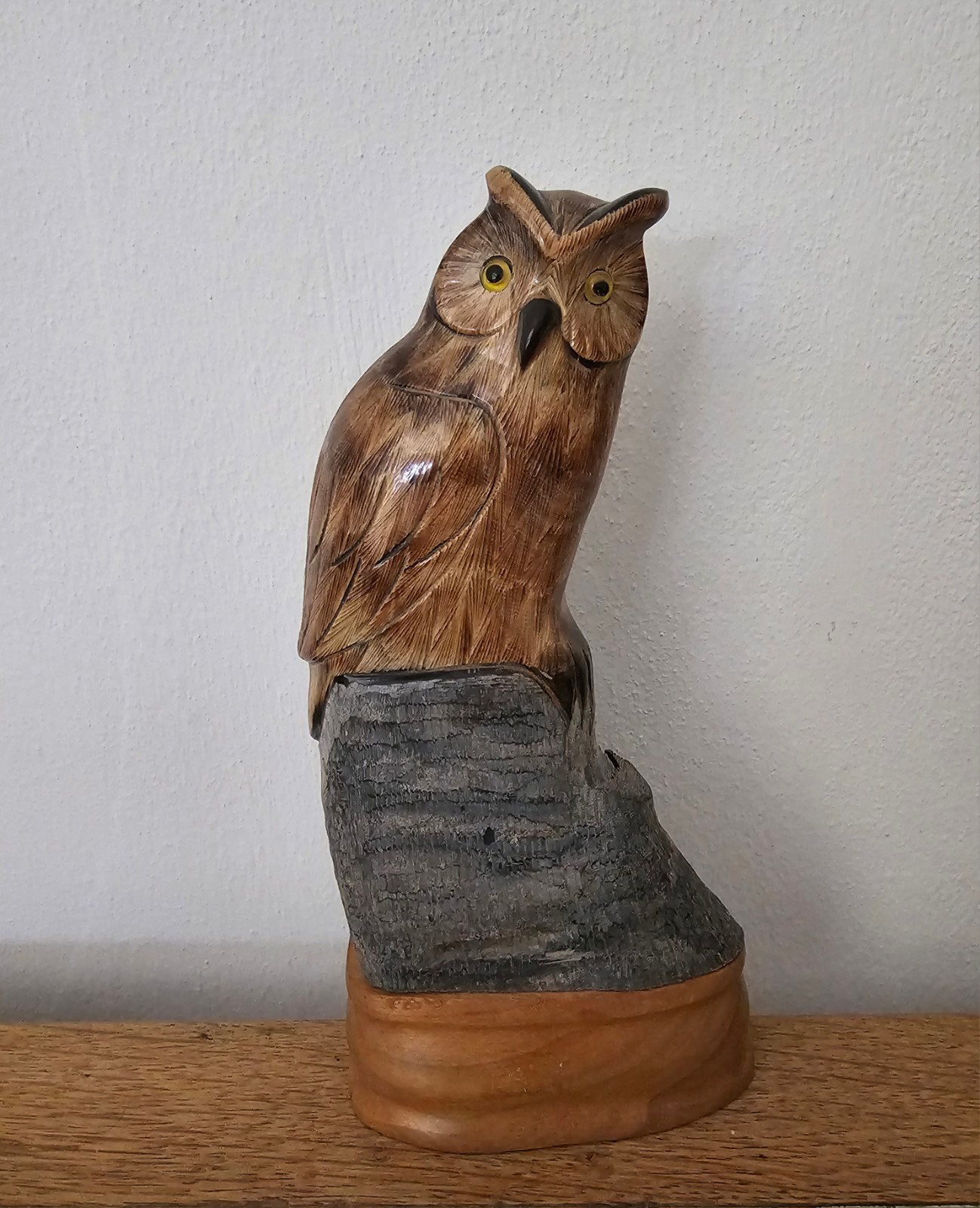 Prachtige vintage handgesneden uil op boomstronk, Ophalen of Verzenden, 20 - 50 cm, Beeld, Vogel
