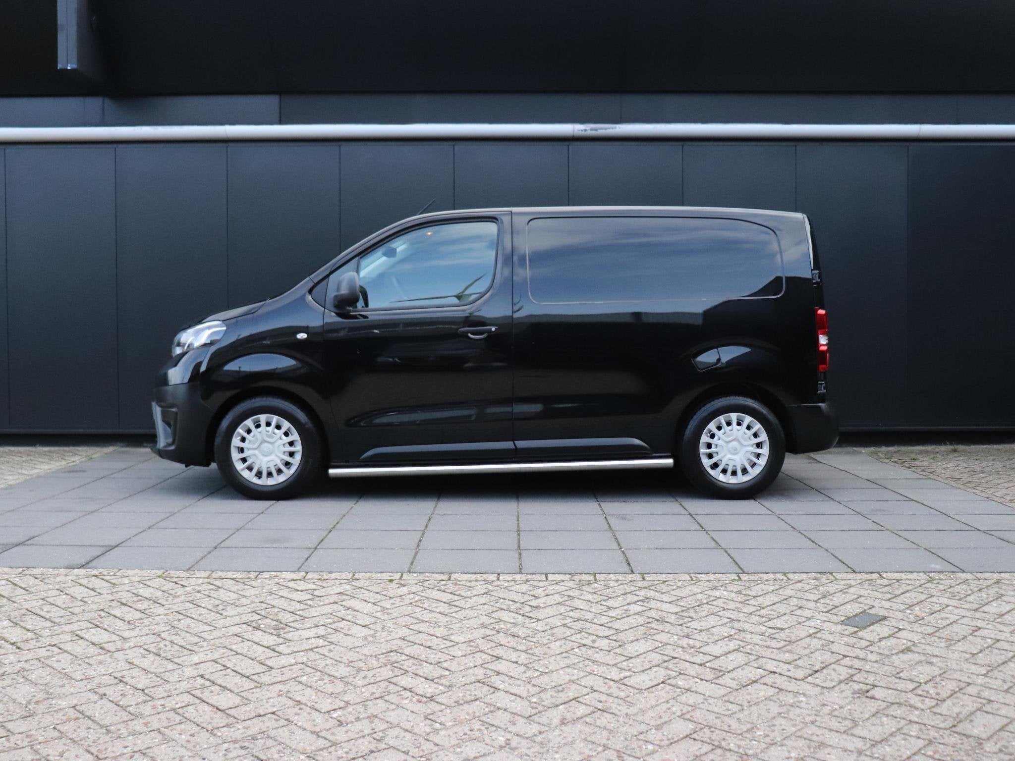 Toyota PROACE Compact 1.6 D-4D Cool Comfort | TREKHAAK | CAM, Auto's, Stof, Zwart, Origineel Nederlands, 1560 cc