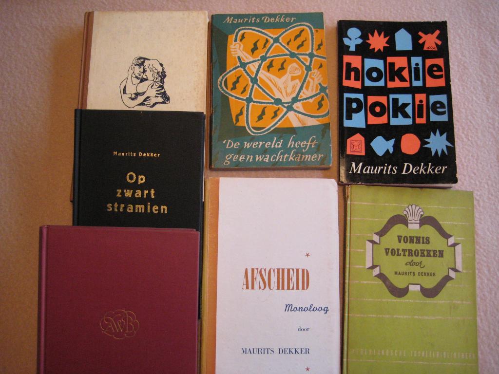 Maurits Dekker 7x Hokie Pokie, afscheid, inc. Pius beveelt, Ophalen of Verzenden, Gelezen, Maurits Dekker