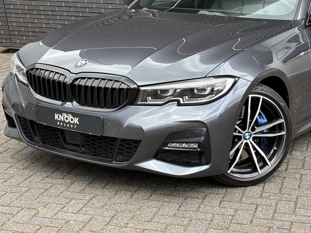 BMW 3-serie Sedan 320i High Executive M Sport Pakket Automaa, Automaat, 1998 cc, Achterwielaandrijving, Gebruikt
