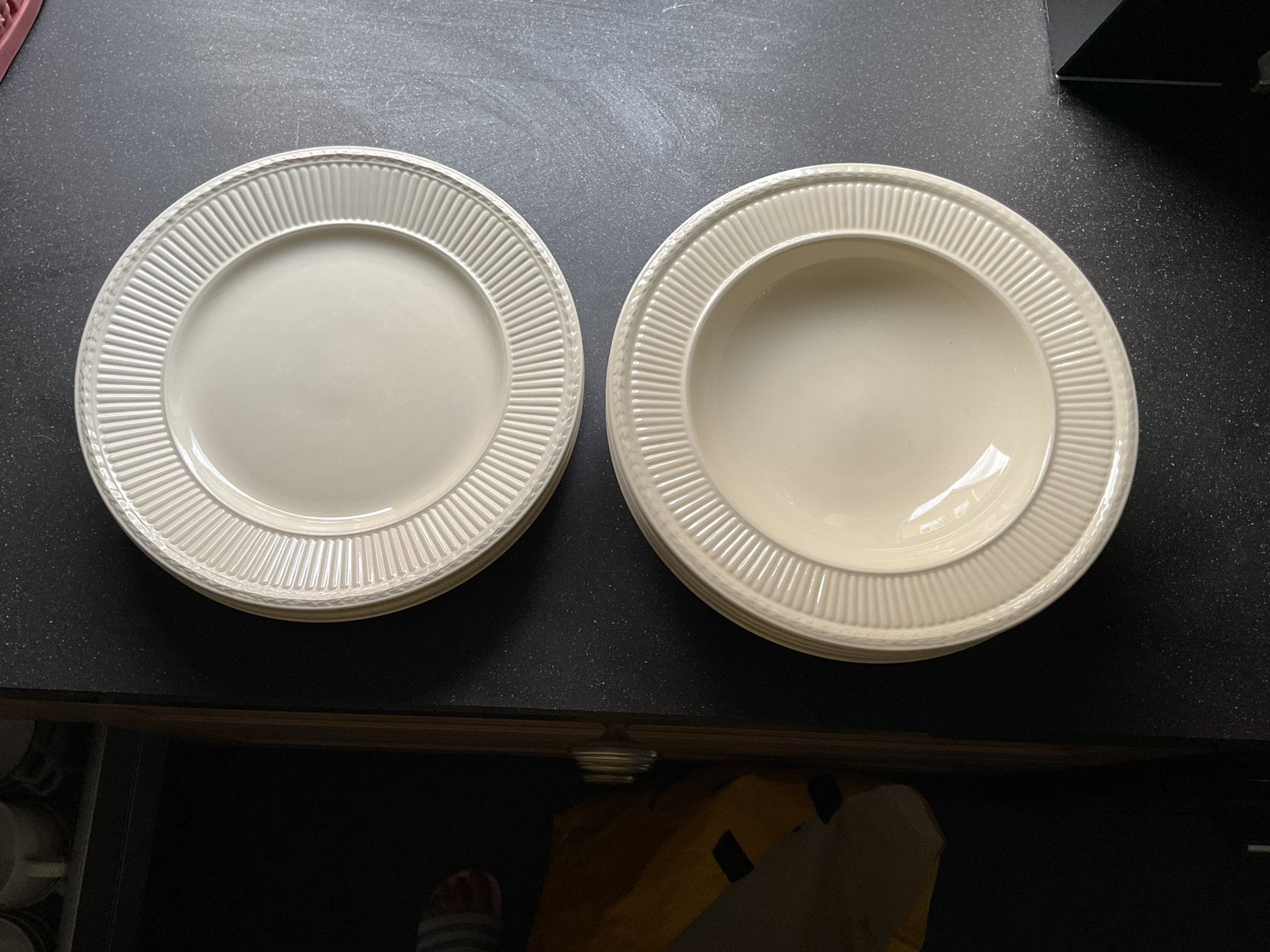 Wedgewood edmee zeer nette 4 diepe borden en 4 dinerborden, Huis en Inrichting, Keuken | Servies, Ophalen of Verzenden, Zo goed als nieuw