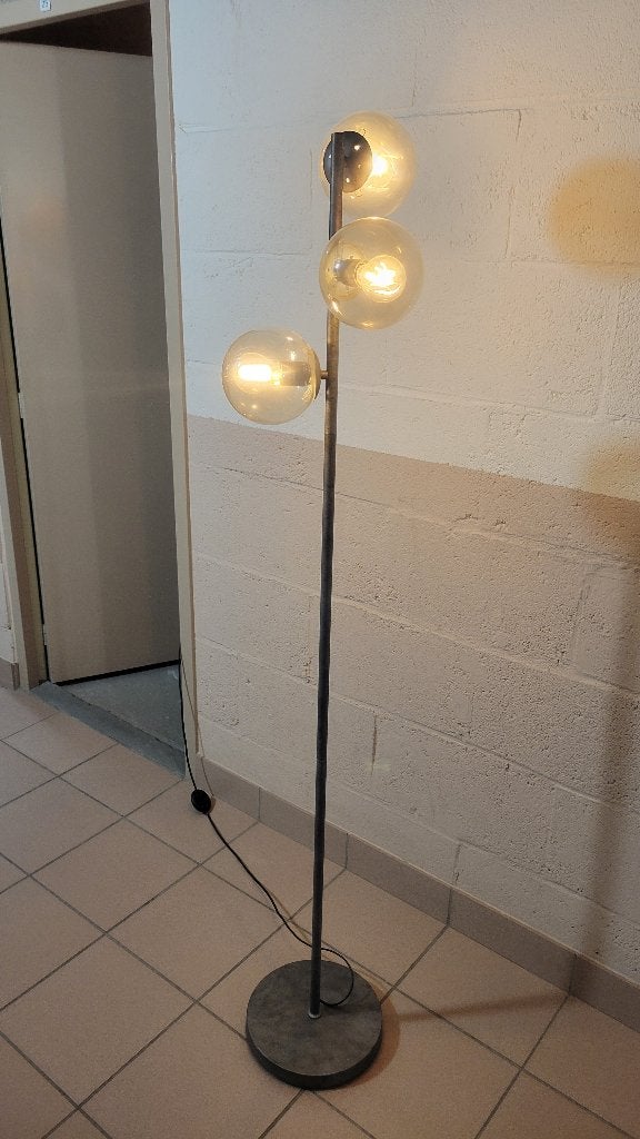 Industrial 3-Globe Floor Lamps (Pair available), Ophalen, Metaal, 150 tot 200 cm, Modern industrial / loft chic
