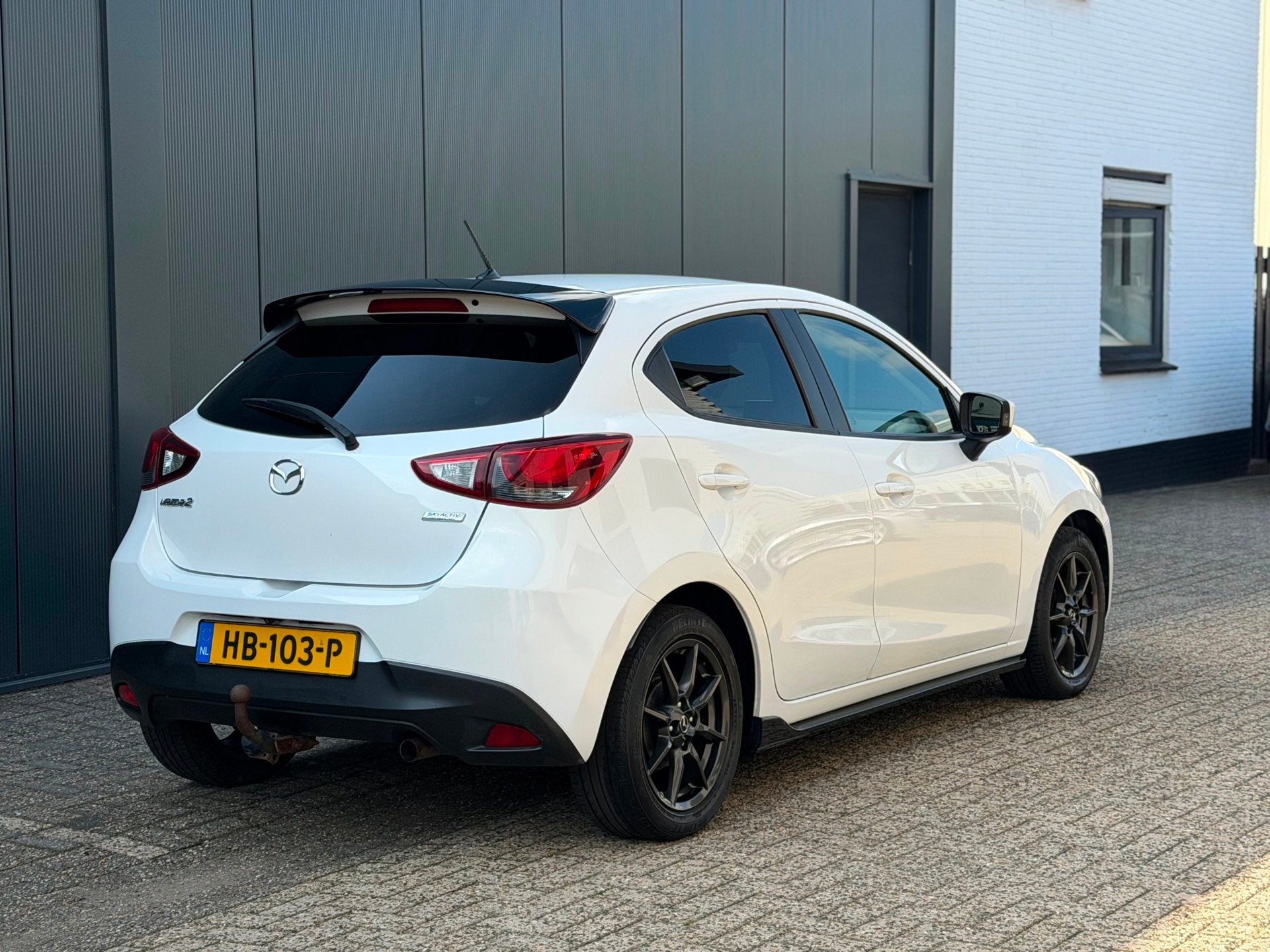 Mazda 2 1.5 Skyactiv-G Skylease+ Sport Navi Camera Vol!, Auto's, Voorwielaandrijving, Gebruikt, 4 cilinders, Wit
