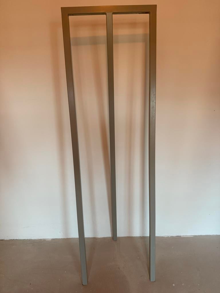 Hay Loop Stand Kapstok - Grijs/Taupe, Huis en Inrichting, Woonaccessoires | Kapstokken, Ophalen, Gebruikt, Metaal, Staande kapstok