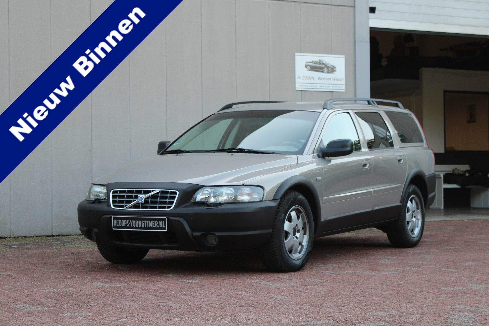 Volvo XC70 2.4T AWD AUTOMAAT BLIJVEND YOUNGTIMER !, Auto's, Automaat, Met garantie (alle), 1657 kg, XC70