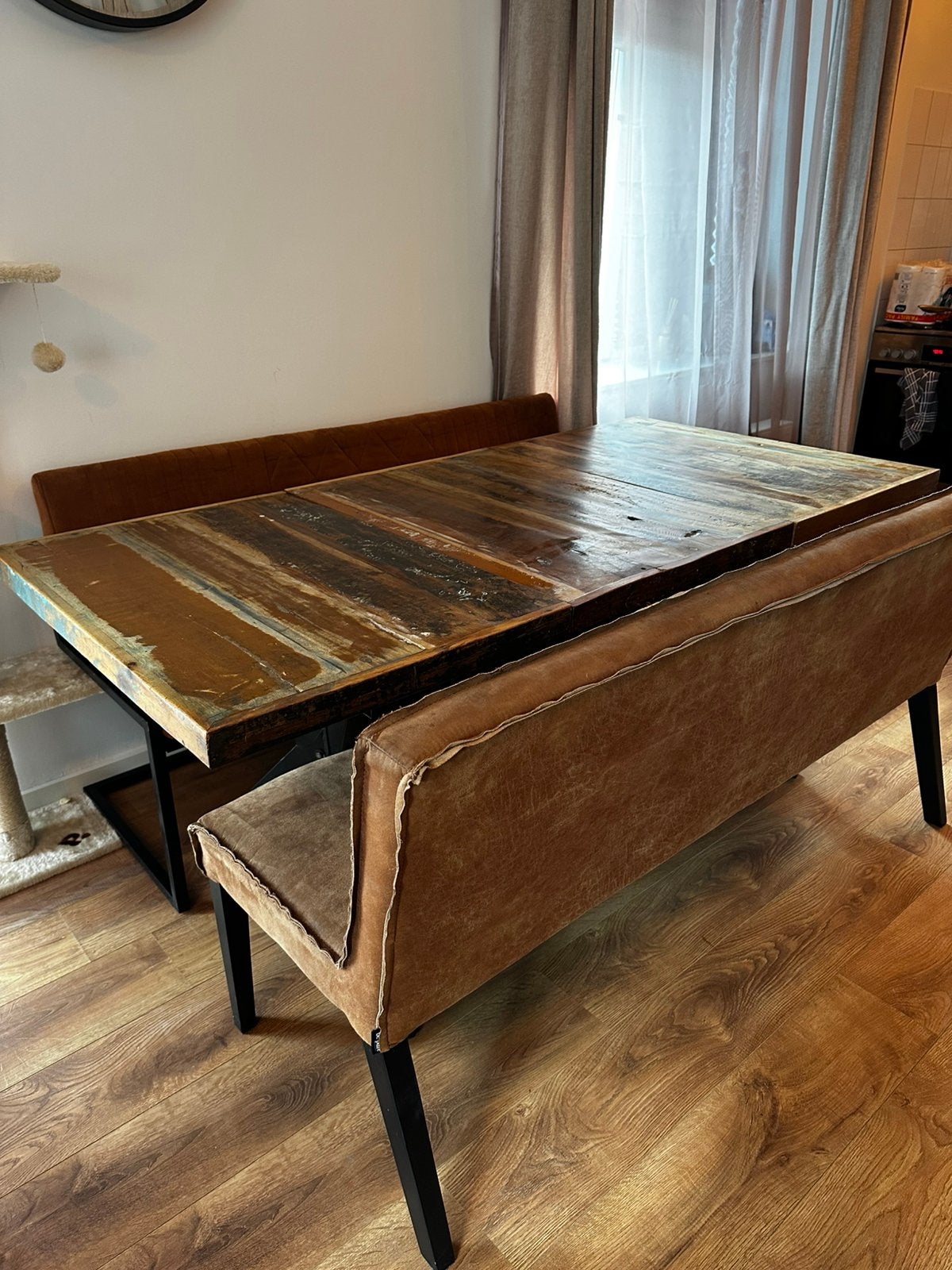 Industriële Eettafel met eetbanken compleet, Huis en Inrichting, Ophalen, Zo goed als nieuw, 4 tot 6 stoelen