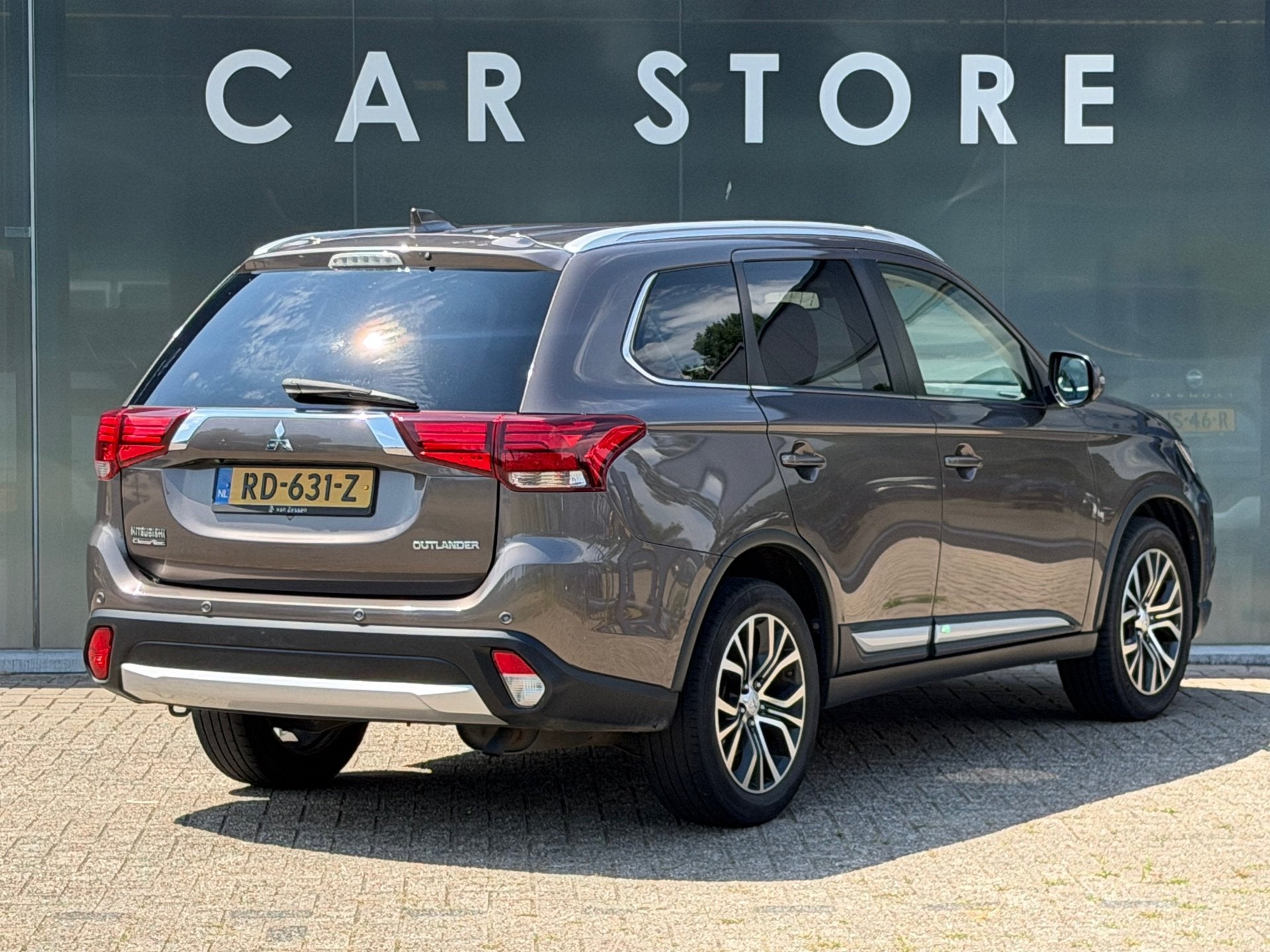 Mitsubishi Outlander 2.0 Connect Pro Dealer onderhouden, 1998 cc, Stof, Origineel Nederlands, 1600 kg