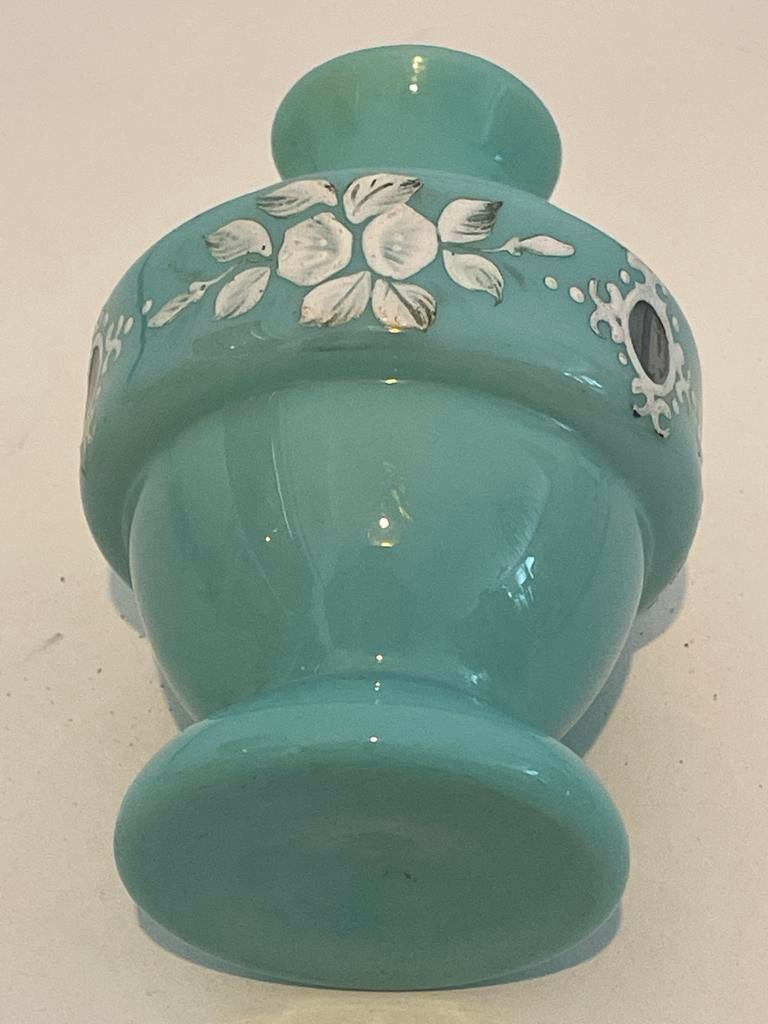 Vintage opaline vaasje, turquoise met bloemdecoratie, Ophalen of Verzenden