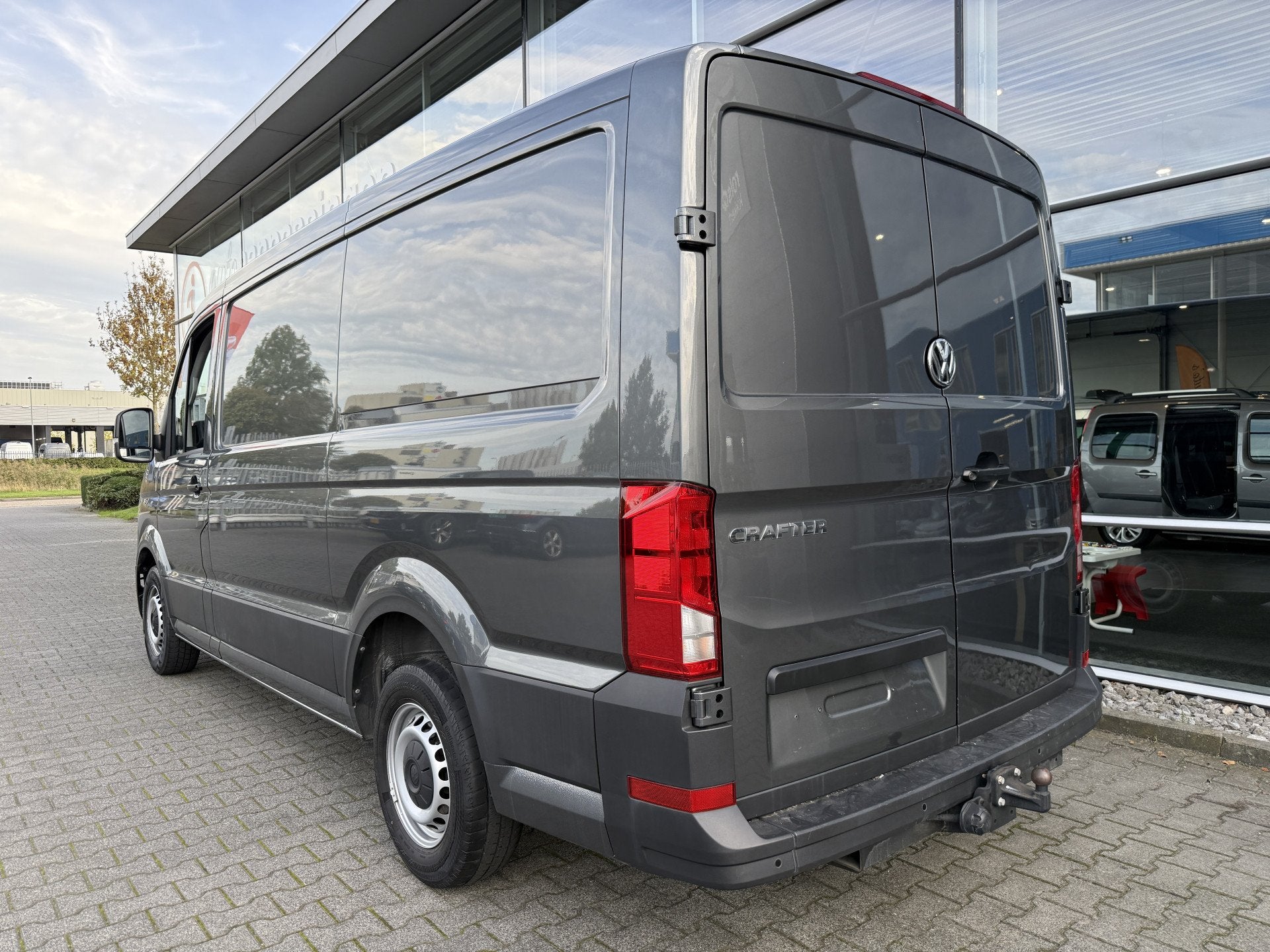 Volkswagen Crafter 5+1 Rolstoelbus 30 2.0 TDI L3H2 (Zeer net, Stof, Gebruikt, Volkswagen, 2500 kg