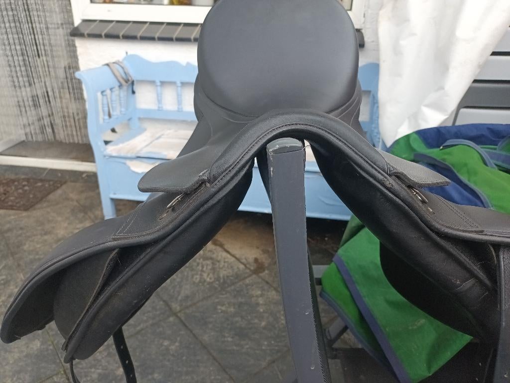 Tekna zadel 18 inch, Ophalen of Verzenden, Gebruikt, Dressuur