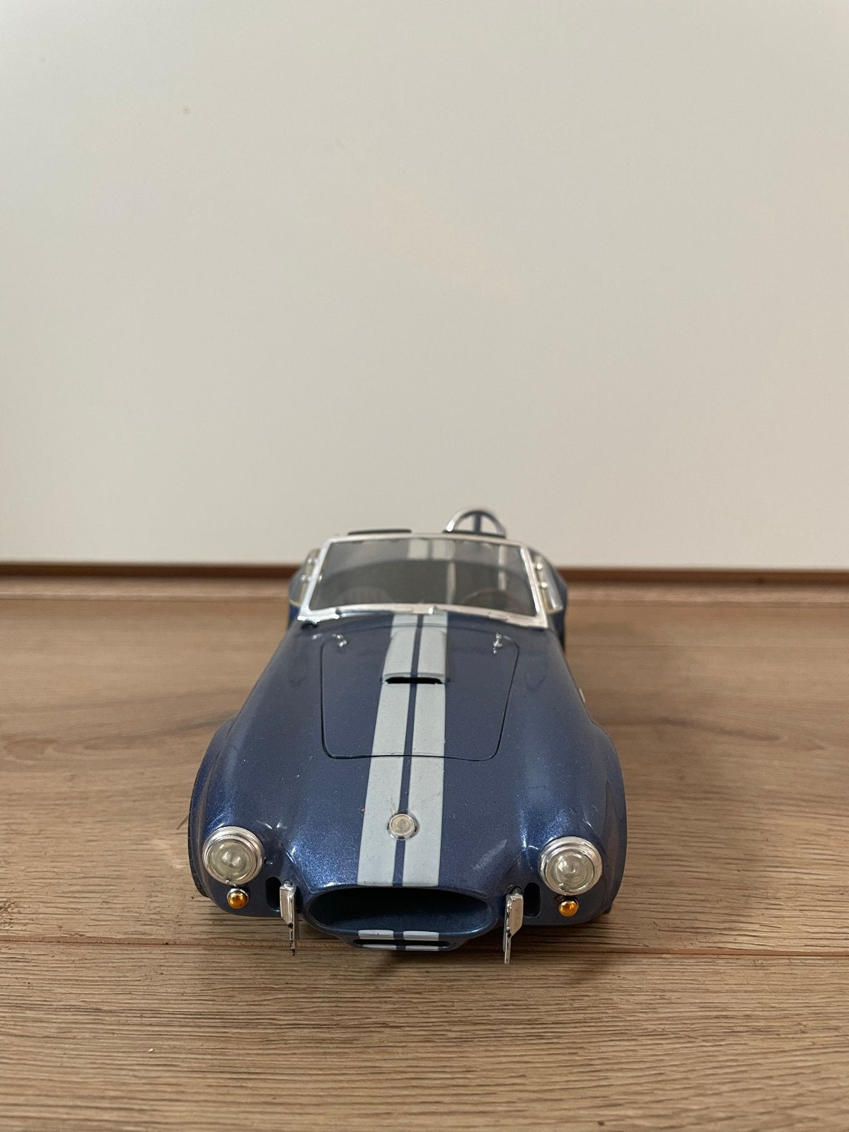 Shelby Cobra 427 S/C Schaalmodel 1:18 Road Tough Maisto, Ophalen of Verzenden, Zo goed als nieuw, Auto, Maisto
