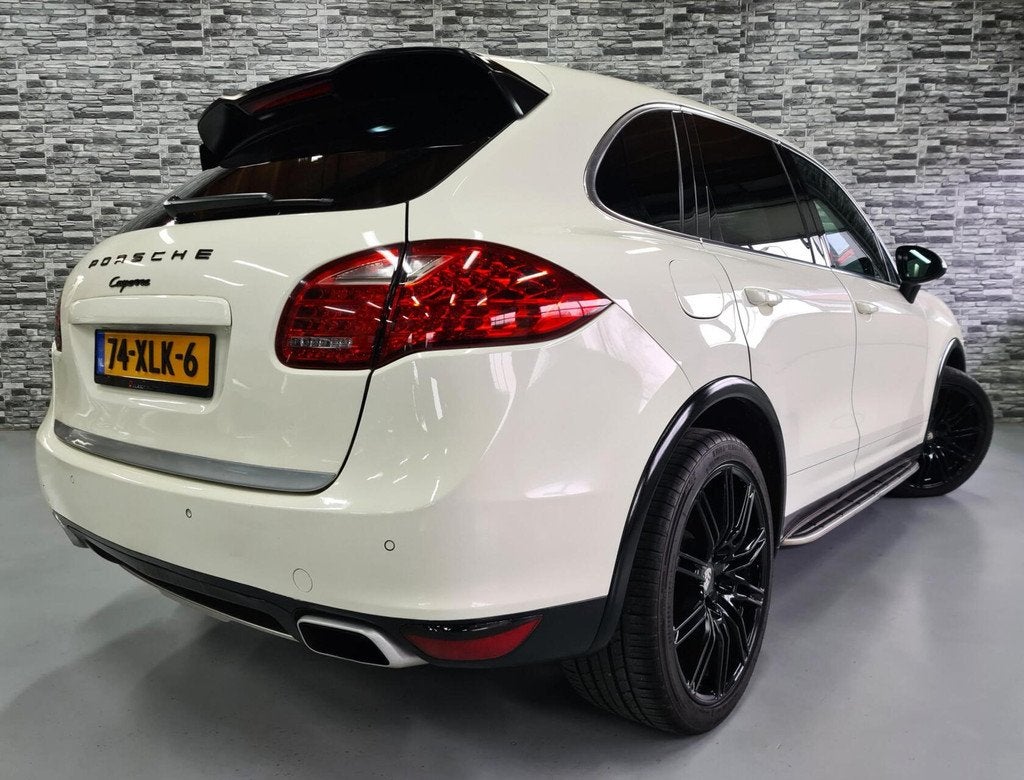Mooie Porsche Cayenne 3.0 D *21 inch*Trekhaak*PDC*NAP*!, Auto's, Automaat, Gebruikt, 255 €/maand, Wit